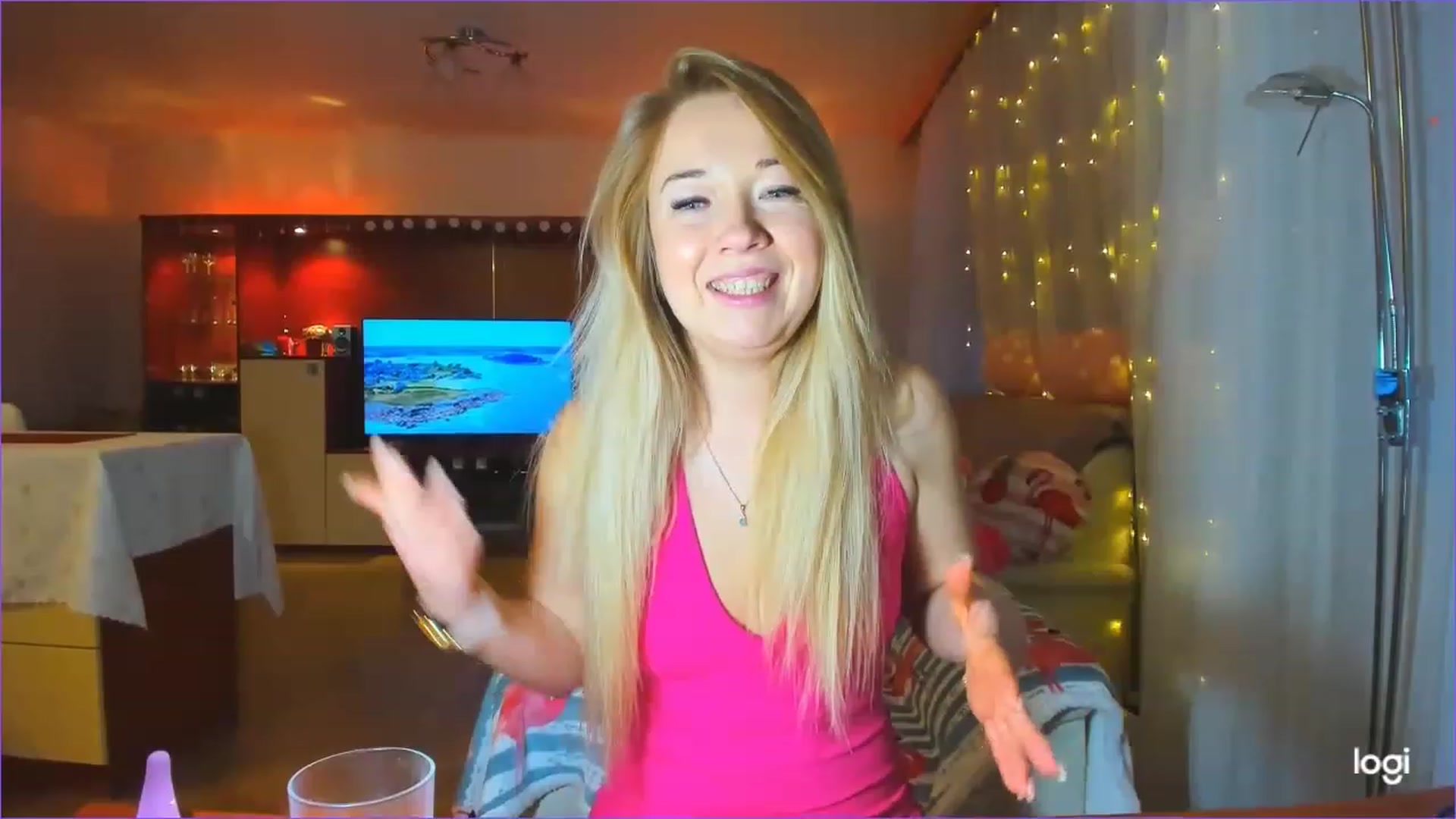 Gallery image thumbnail from FlamingoBday's myfreecams stream on, 02/10/2023, 16:30 image 6 of 20