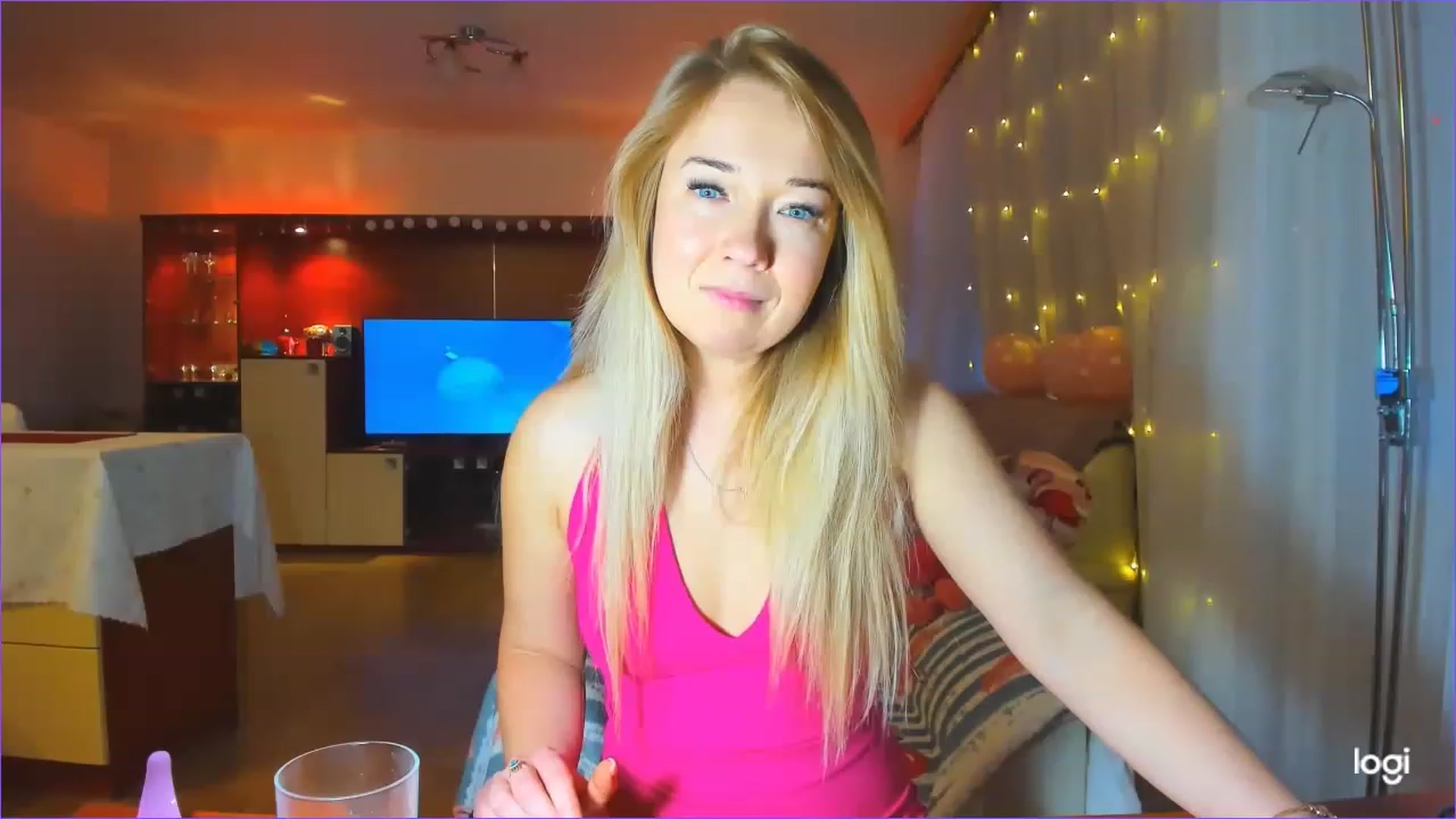 Gallery image thumbnail from FlamingoBday's myfreecams stream on, 02/10/2023, 16:30 image 1 of 20