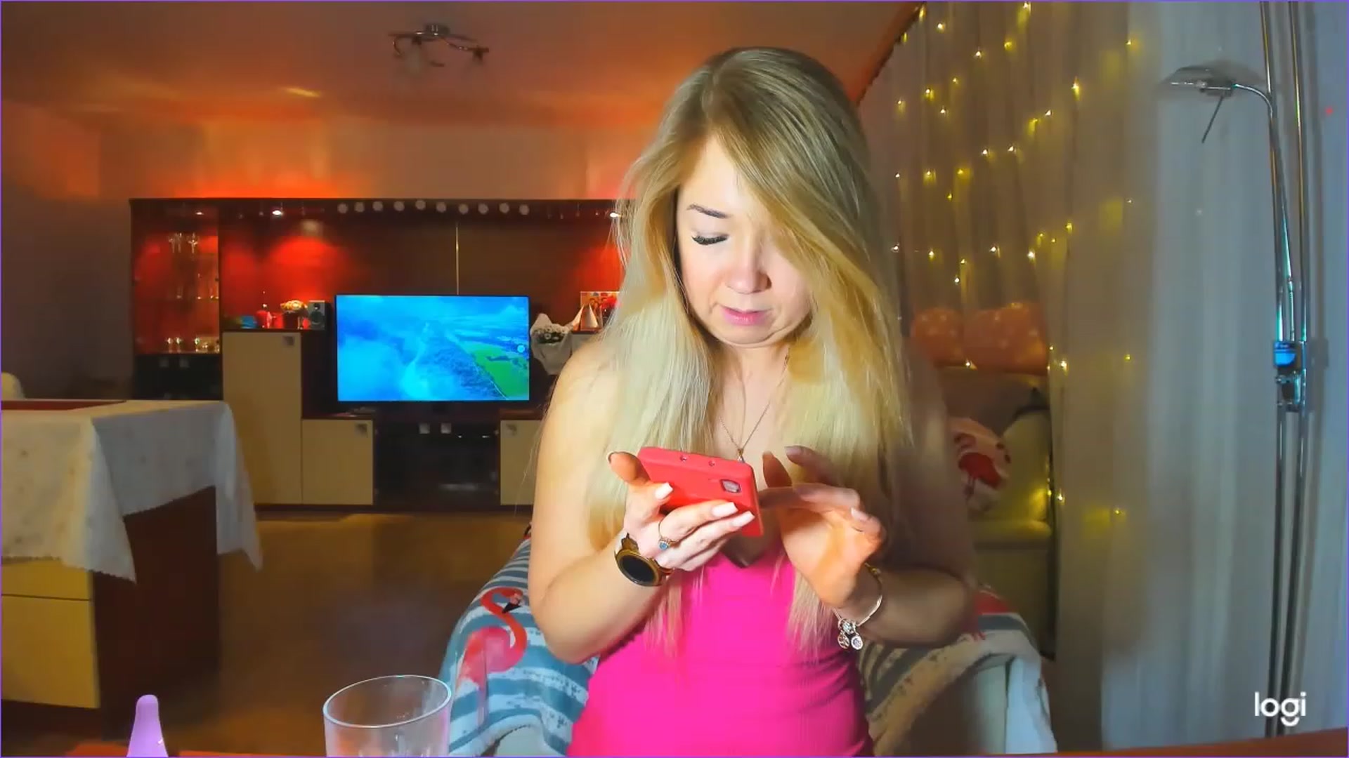 Gallery image thumbnail from FlamingoBday's myfreecams stream on, 02/10/2023, 16:30 image 18 of 20