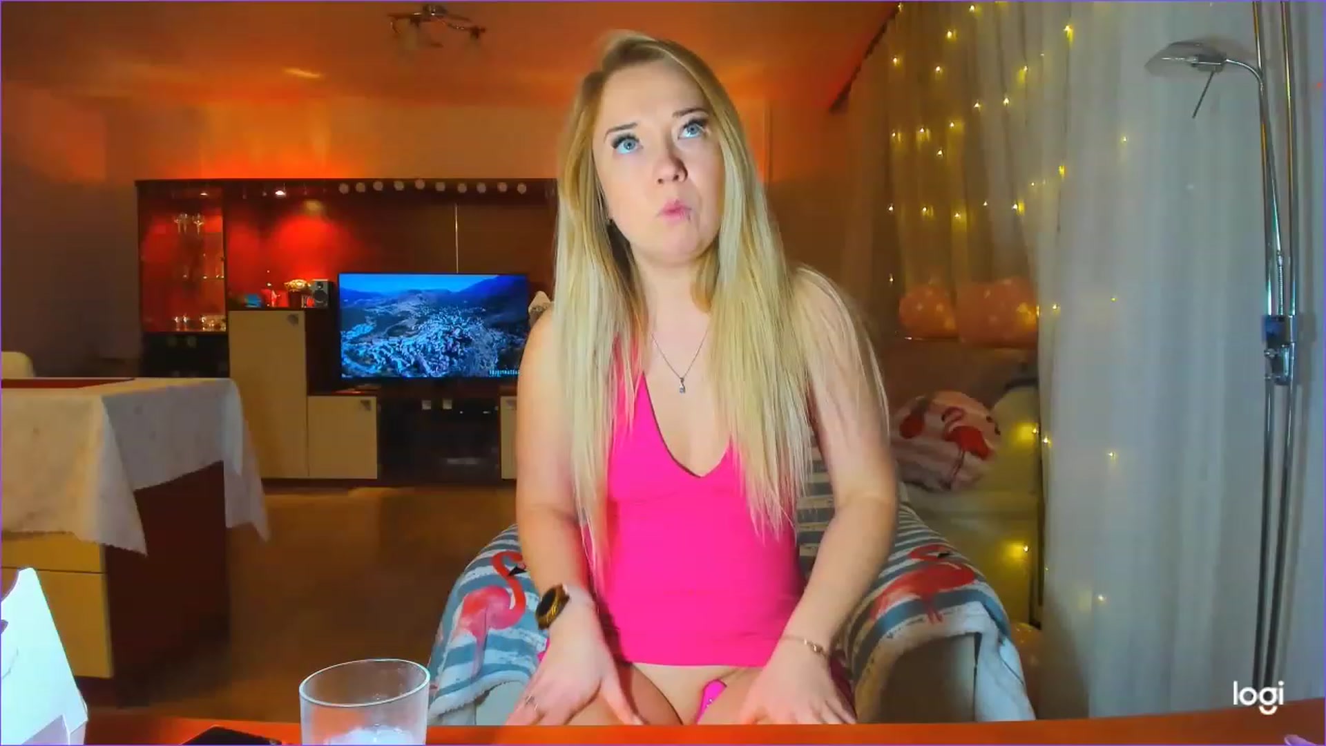 Gallery image thumbnail from FlamingoBday's myfreecams stream on, 02/10/2023, 17:30 image 11 of 20