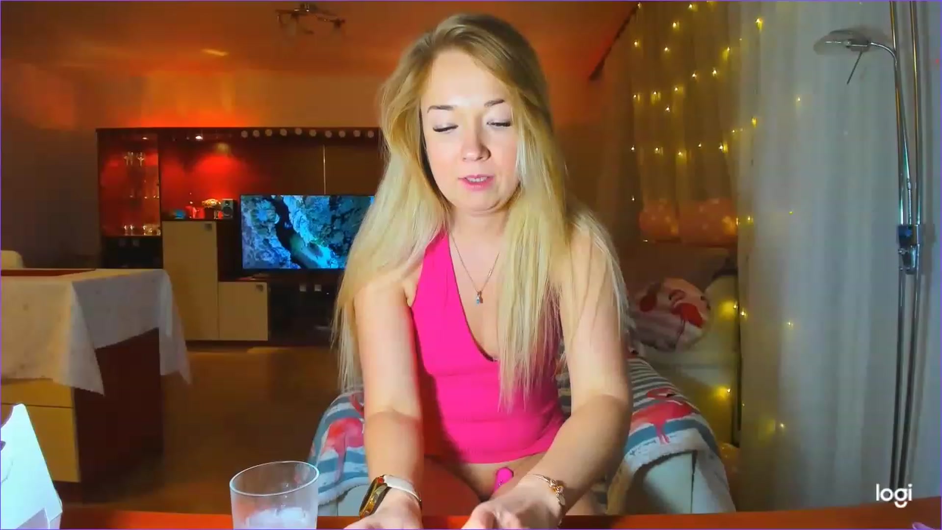 Gallery image thumbnail from FlamingoBday's myfreecams stream on, 02/10/2023, 17:30 image 9 of 20