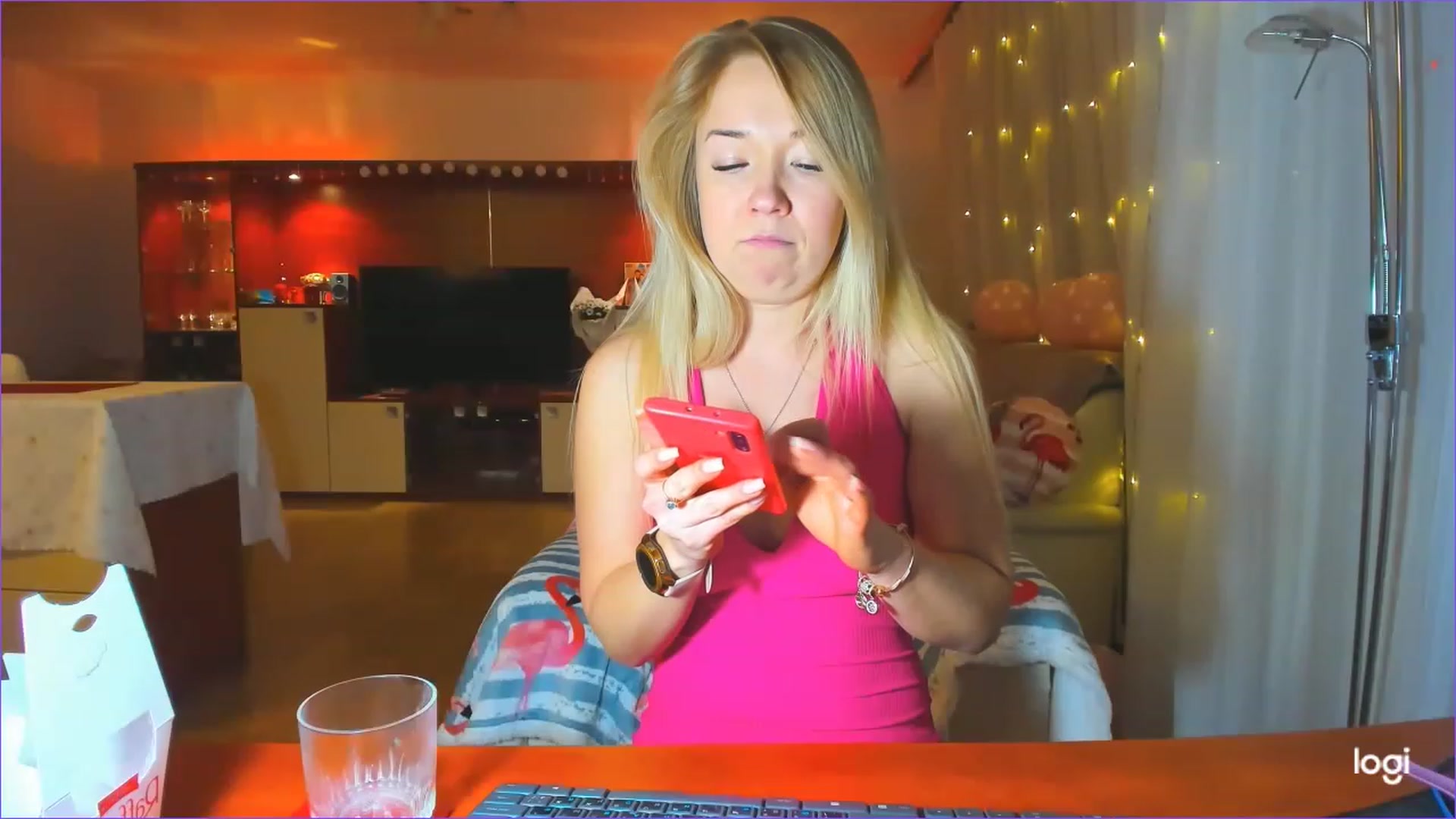 Gallery image thumbnail from FlamingoBday's myfreecams stream on, 02/10/2023, 18:51 image 17 of 20