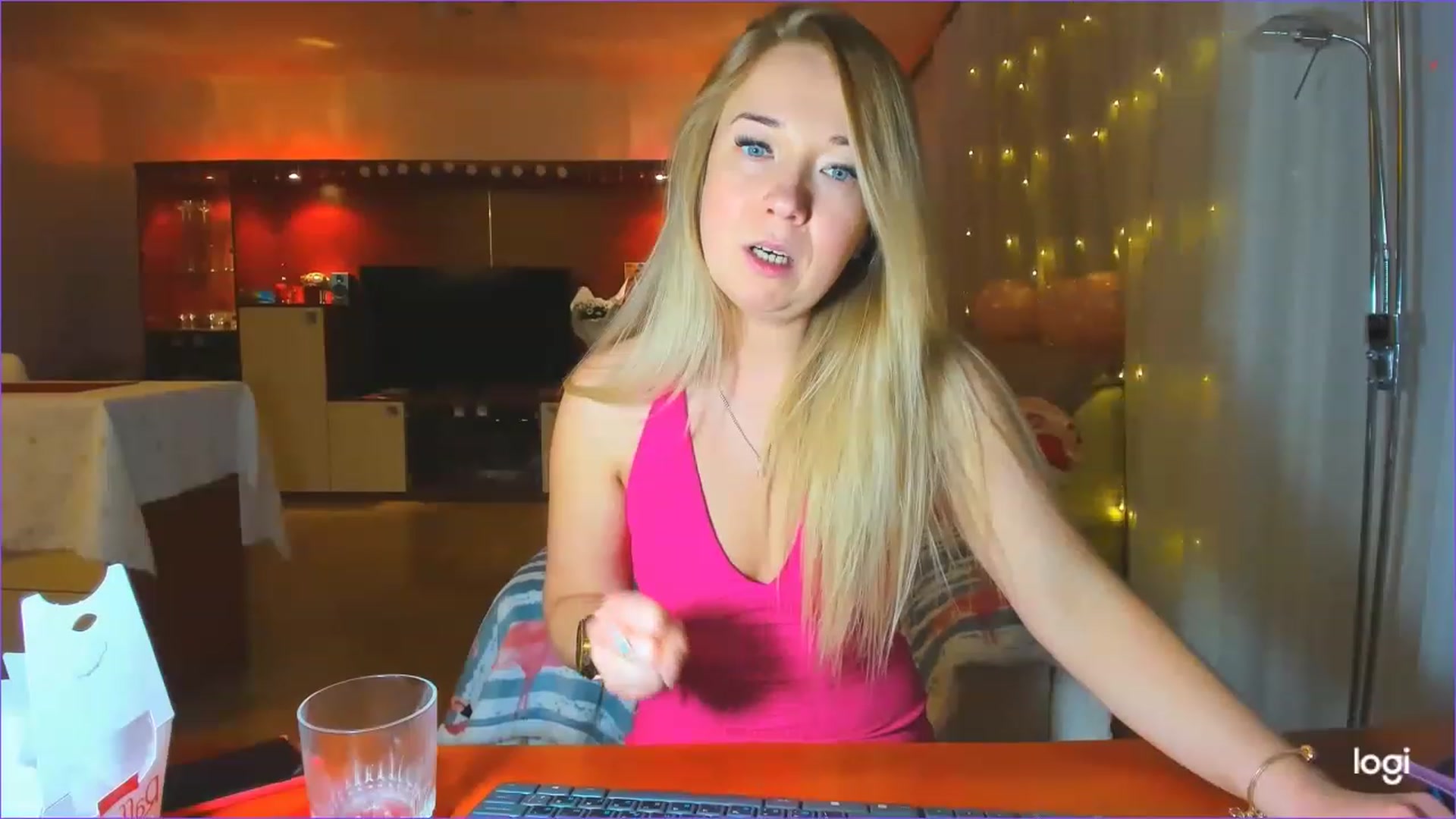 Gallery image thumbnail from FlamingoBday's myfreecams stream on, 02/10/2023, 18:51 image 18 of 20
