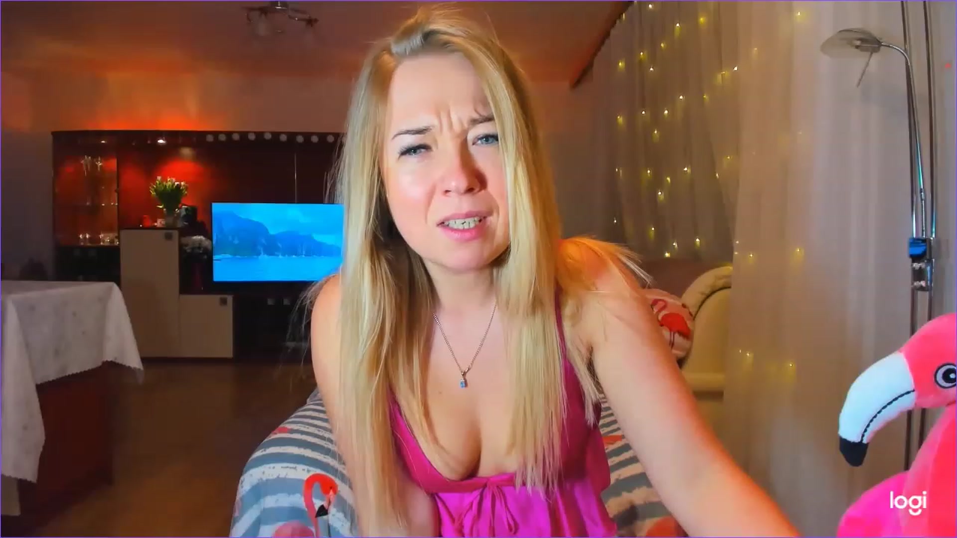 Gallery image thumbnail from FlamingoBday's myfreecams stream on, 02/15/2023, 23:04 image 16 of 20
