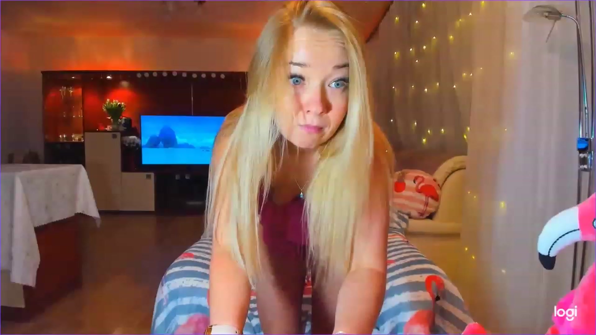 Gallery image thumbnail from FlamingoBday's myfreecams stream on, 02/15/2023, 23:21 image 19 of 20