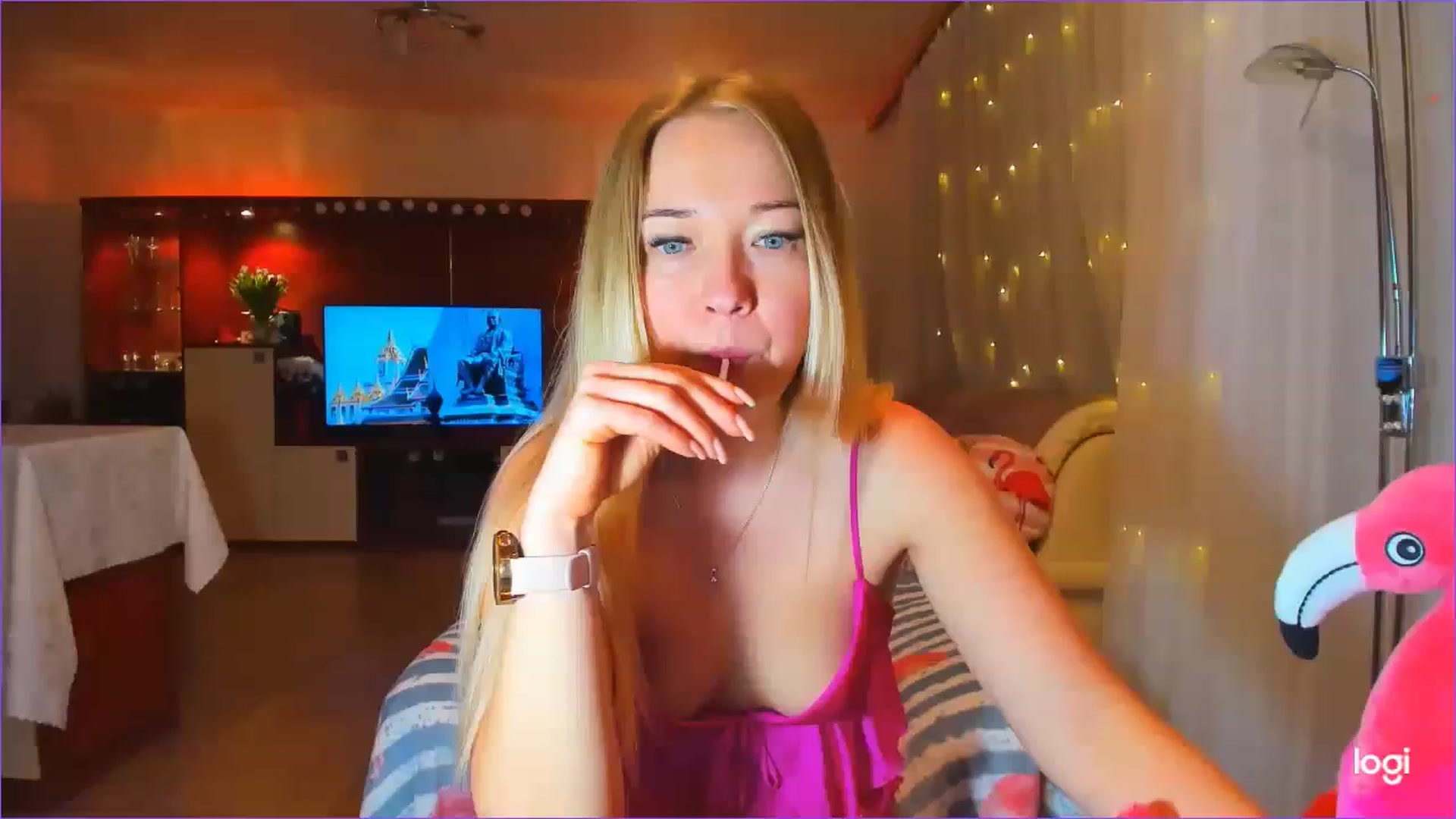 Gallery image thumbnail from FlamingoBday's myfreecams stream on, 02/16/2023, 01:04 image 15 of 20