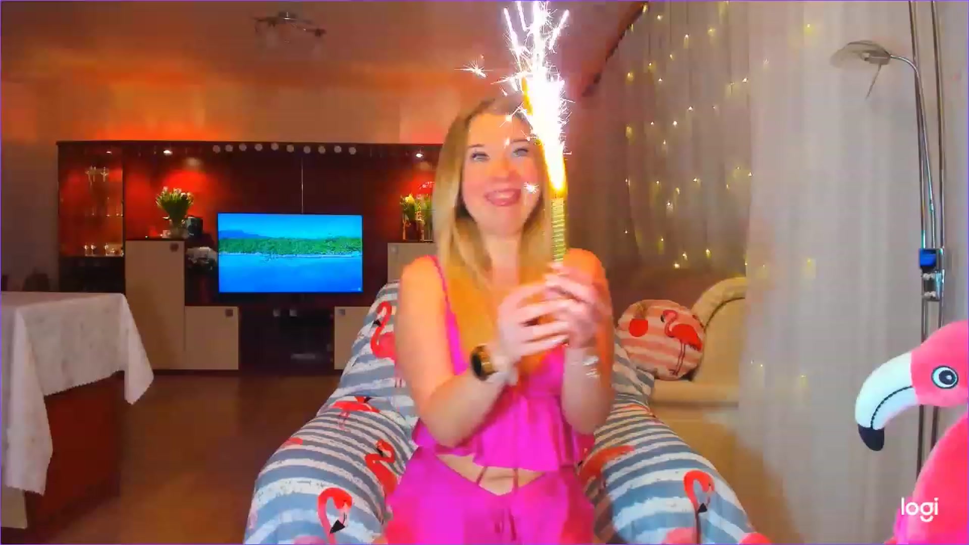 Gallery image thumbnail from FlamingoBday's myfreecams stream on, 02/16/2023, 01:04 image 9 of 20