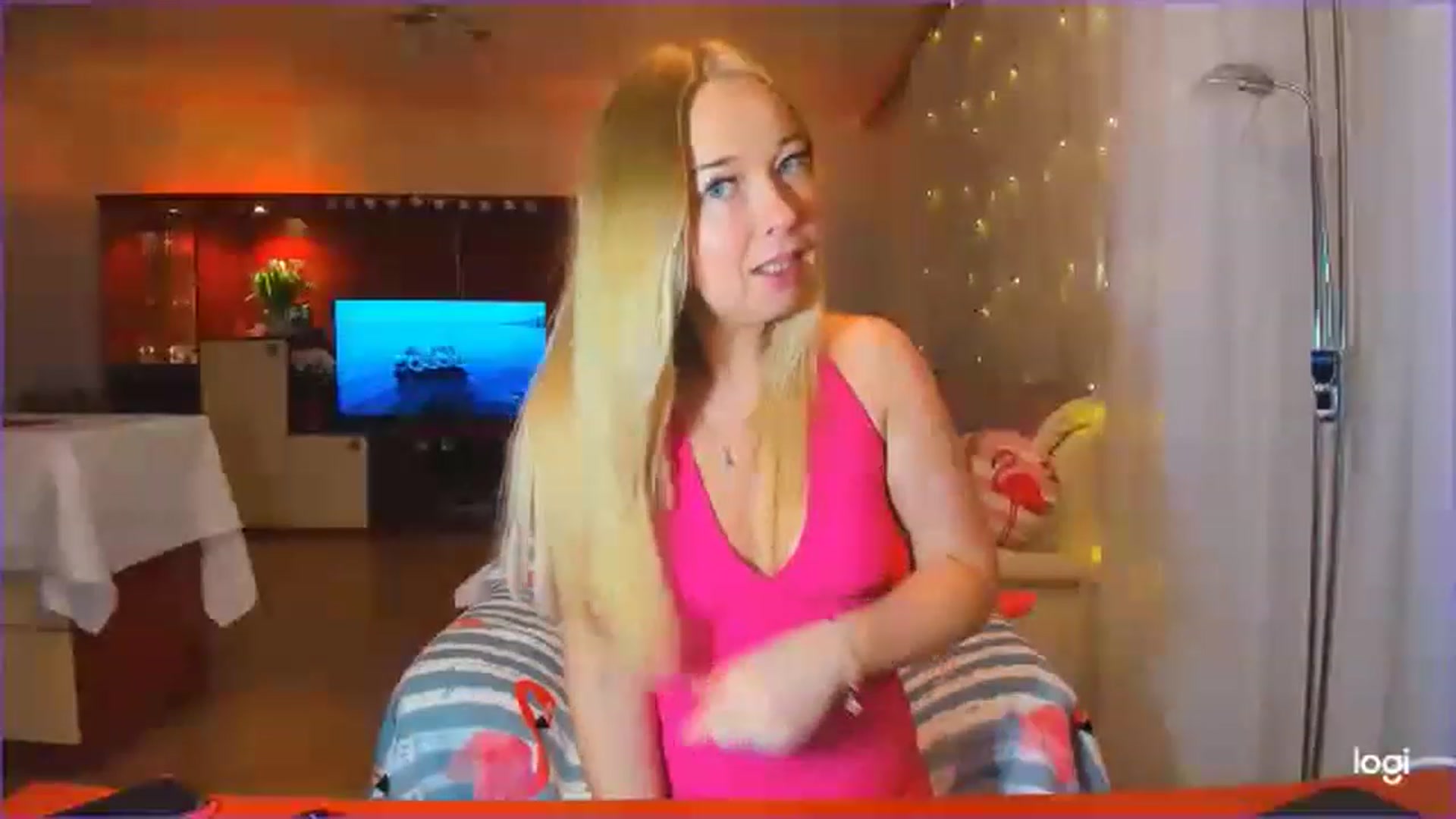 Gallery image thumbnail from FlamingoBday's myfreecams stream on, 02/17/2023, 22:48 image 16 of 20