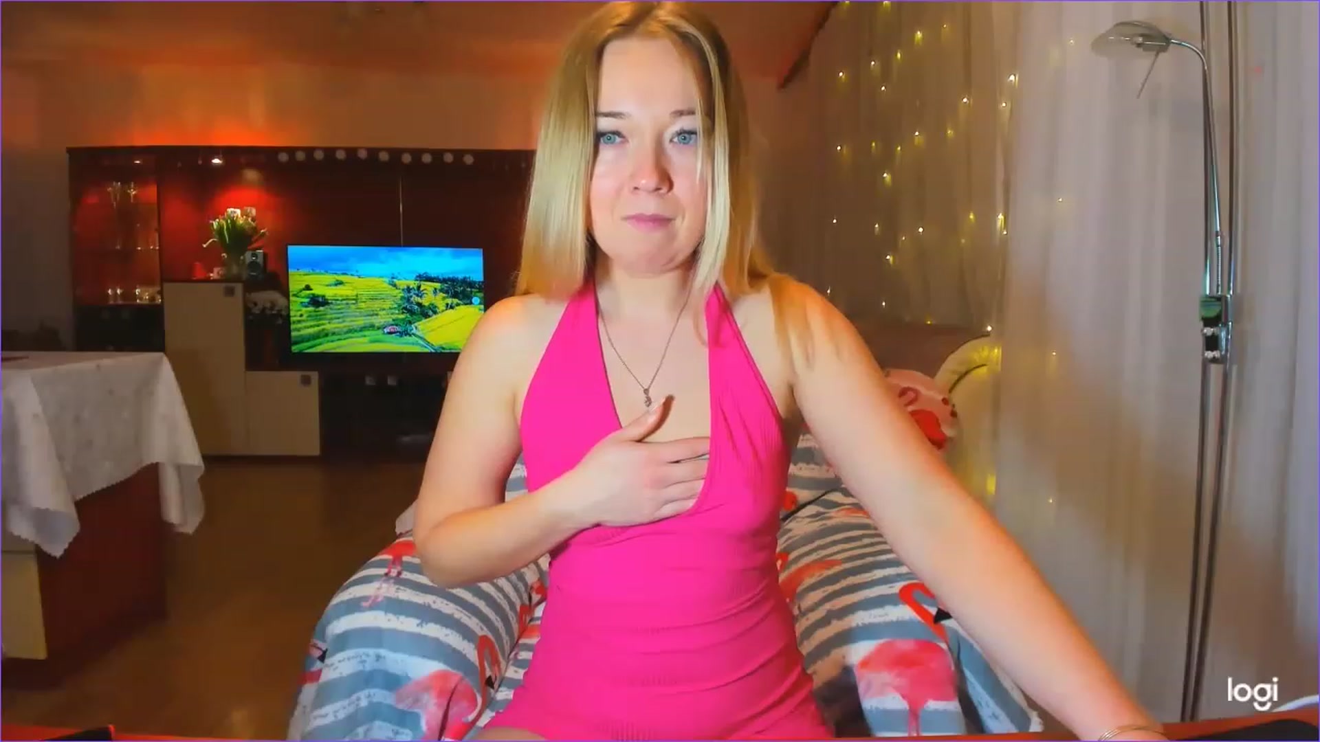 Gallery image thumbnail from FlamingoBday's myfreecams stream on, 02/18/2023, 24:40 image 17 of 20
