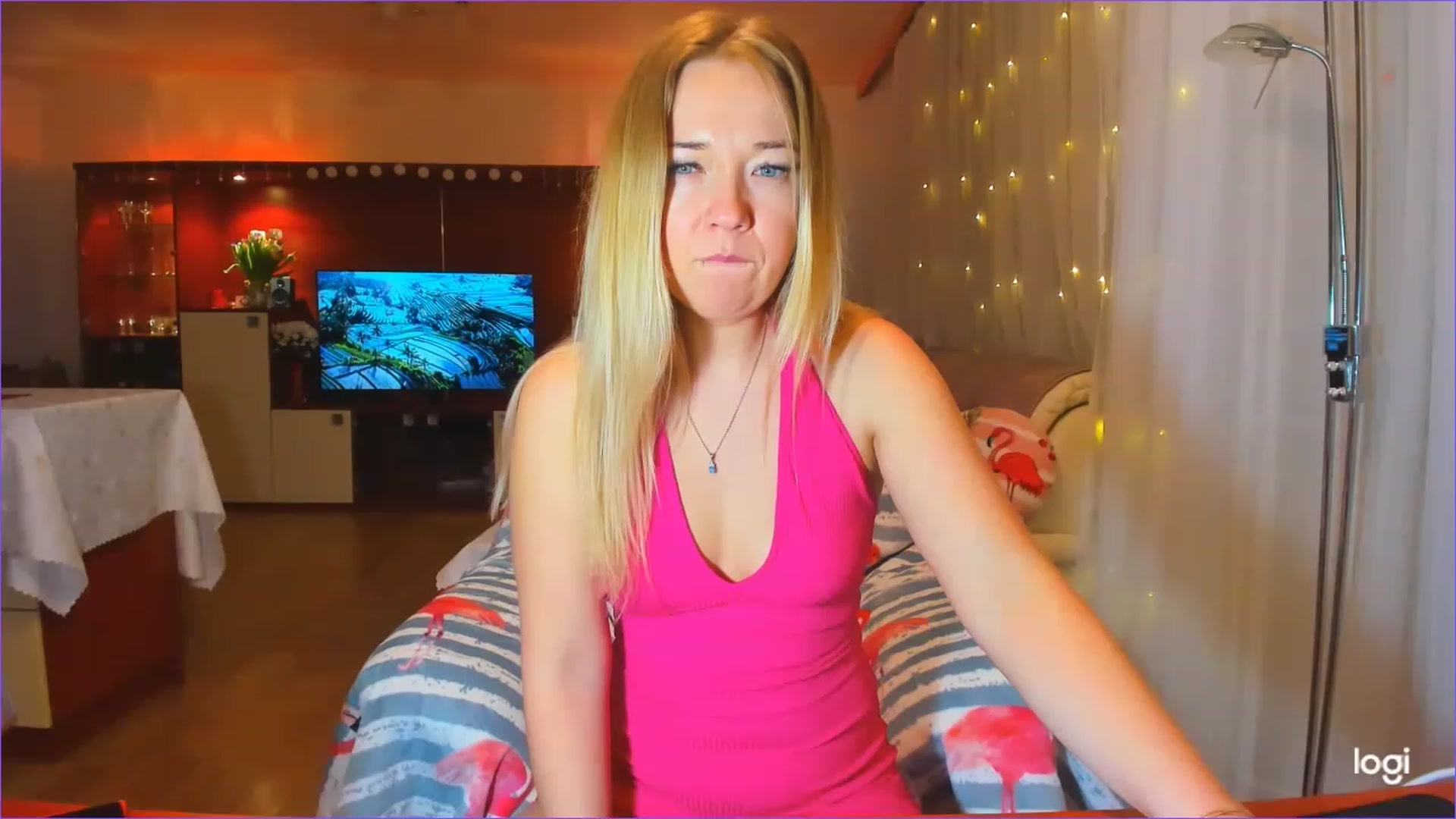 Gallery image thumbnail from FlamingoBday's myfreecams stream on, 02/18/2023, 24:40 image 16 of 20