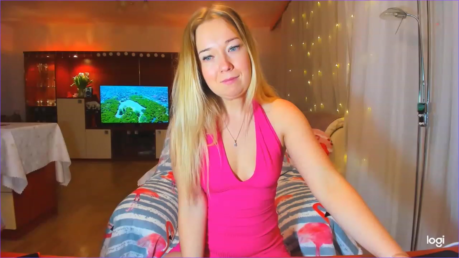 Gallery image thumbnail from FlamingoBday's myfreecams stream on, 02/18/2023, 24:40 image 14 of 20