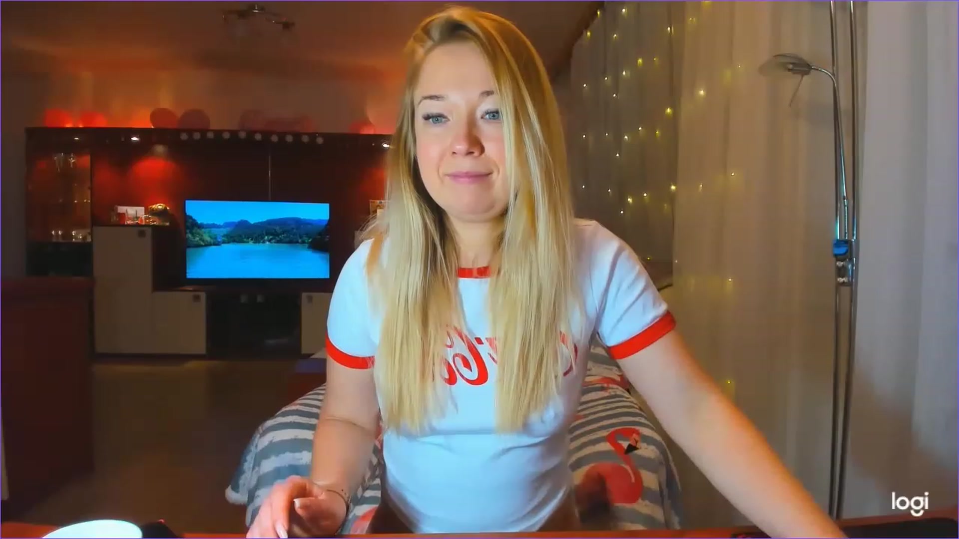 Gallery image thumbnail from FlamingoBday's myfreecams stream on, 02/20/2023, 21:24 image 17 of 20
