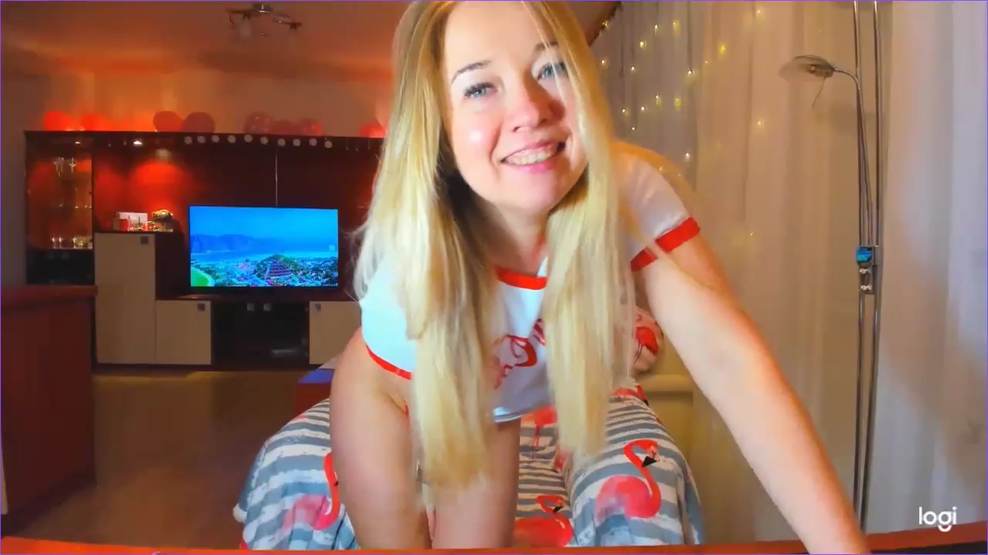 Gallery image thumbnail from FlamingoBday's myfreecams stream on, 02/20/2023, 22:23 image 12 of 20