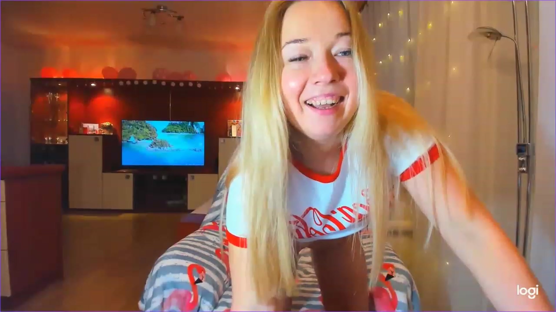 Gallery image thumbnail from FlamingoBday's myfreecams stream on, 02/21/2023, 24:01 image 7 of 20