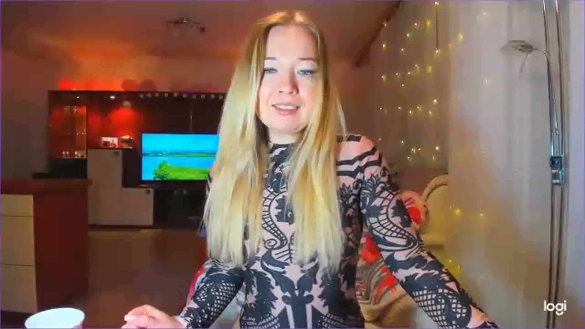 Gallery image thumbnail from FlamingoBday's myfreecams stream on, 02/22/2023, 21:09 image 4 of 20