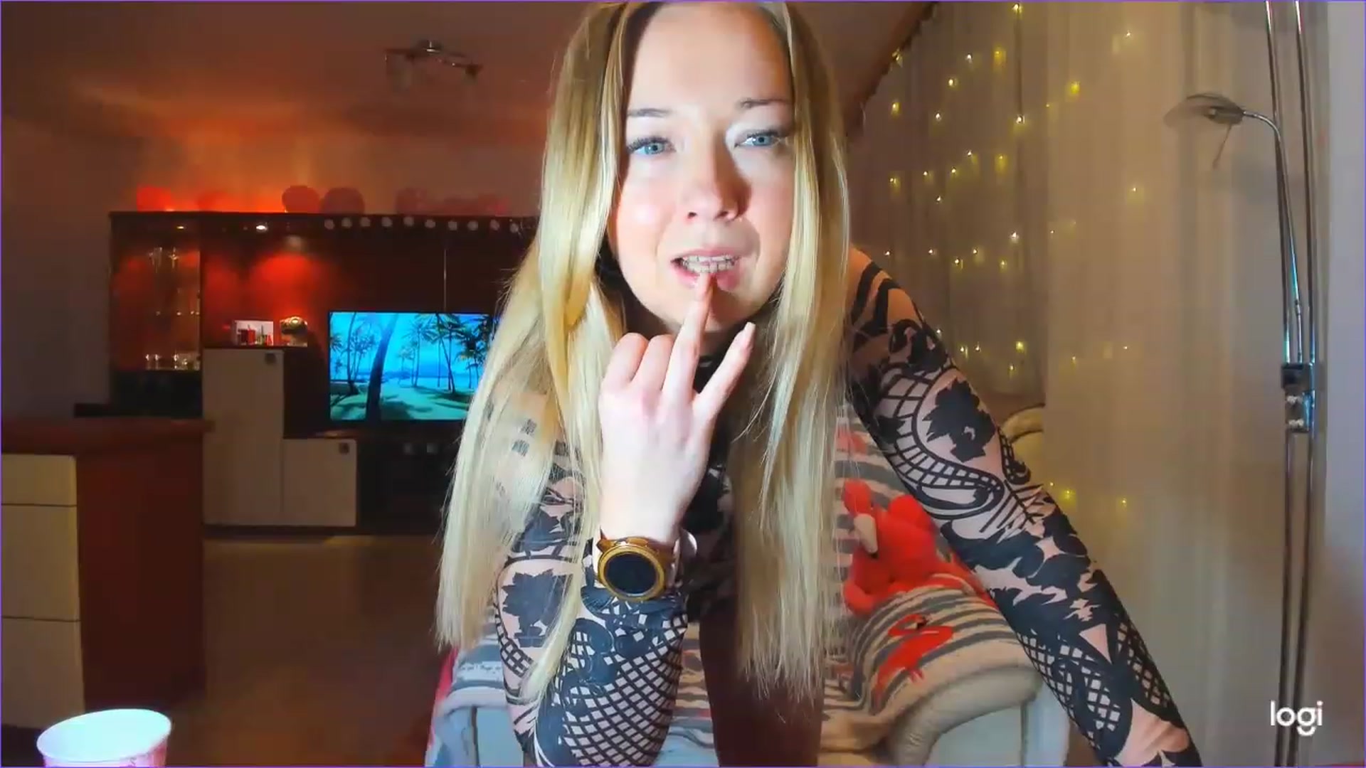 Gallery image thumbnail from FlamingoBday's myfreecams stream on, 02/22/2023, 21:09 image 10 of 20