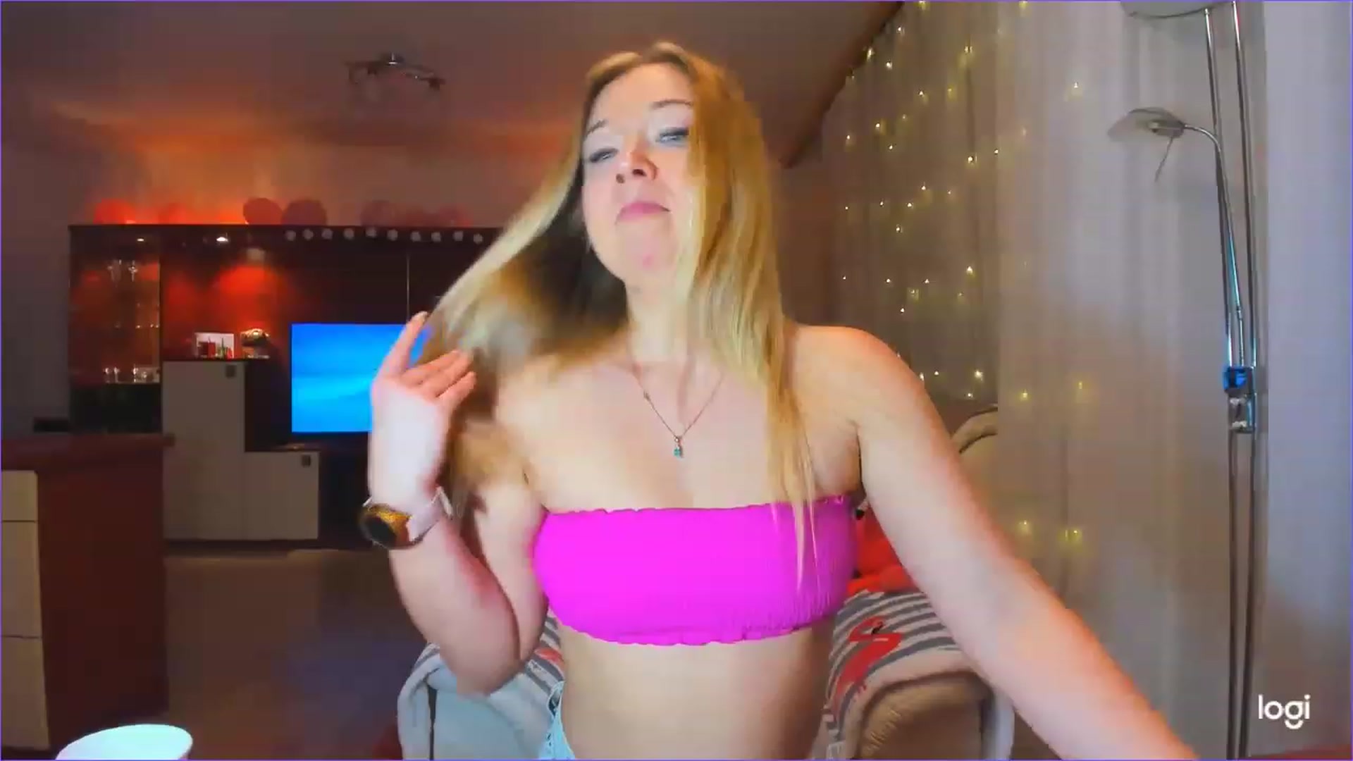 Gallery image thumbnail from FlamingoBday's myfreecams stream on, 02/22/2023, 22:11 image 8 of 20