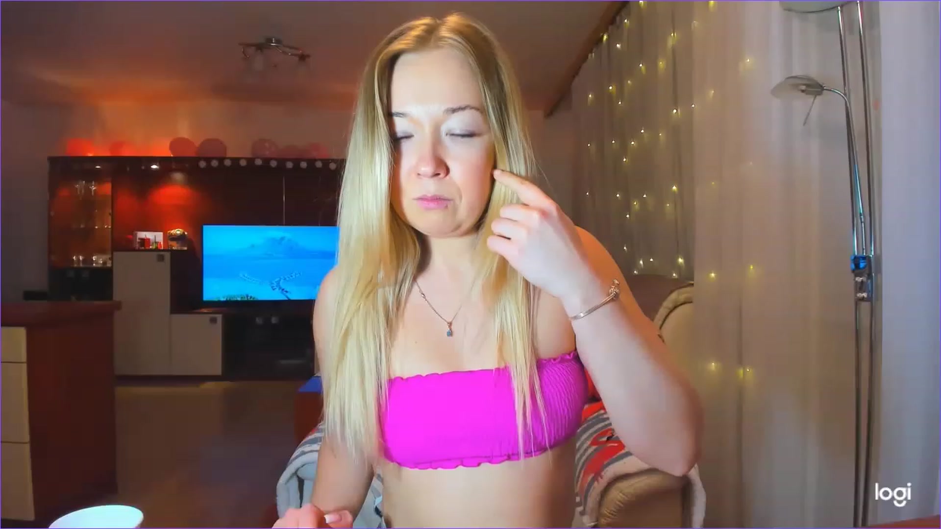 Gallery image thumbnail from FlamingoBday's myfreecams stream on, 02/22/2023, 22:11 image 10 of 20