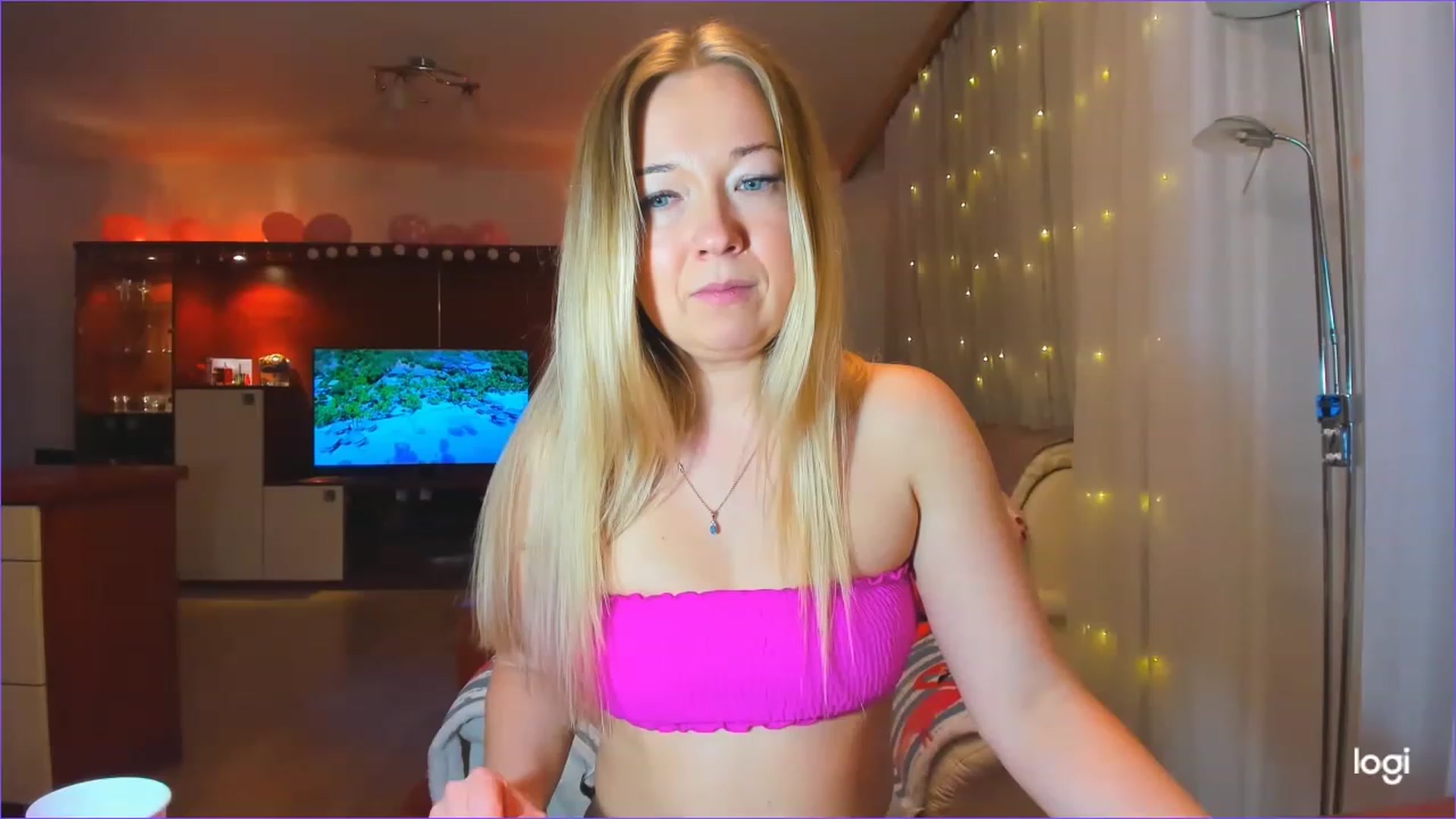 Gallery image thumbnail from FlamingoBday's myfreecams stream on, 02/22/2023, 22:11 image 11 of 20