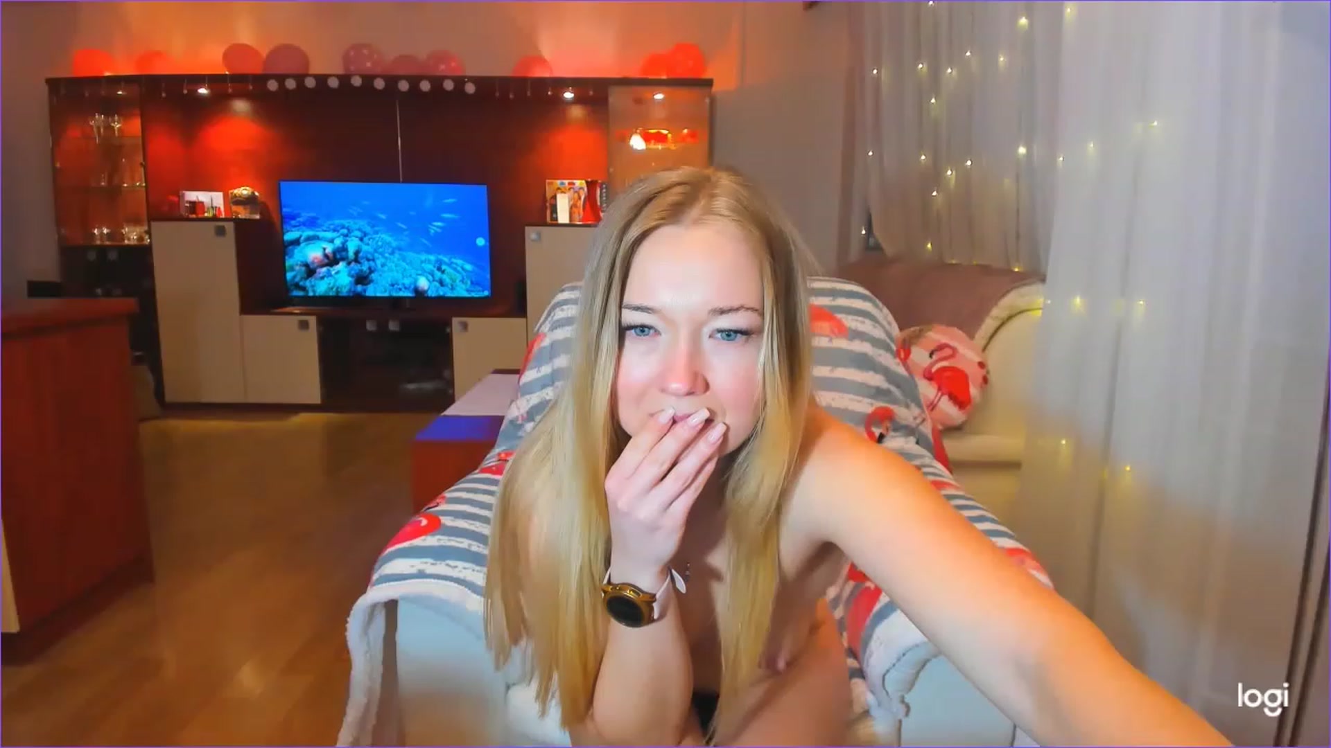 Gallery image thumbnail from FlamingoBday's myfreecams stream on, 02/22/2023, 23:12 image 6 of 20