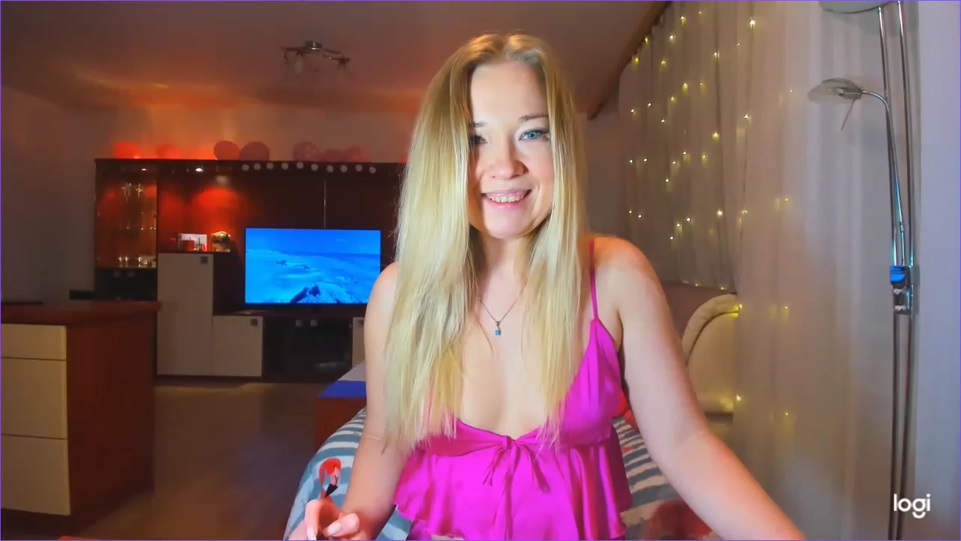 Gallery image thumbnail from FlamingoBday's myfreecams stream on, 02/23/2023, 20:41 image 2 of 20