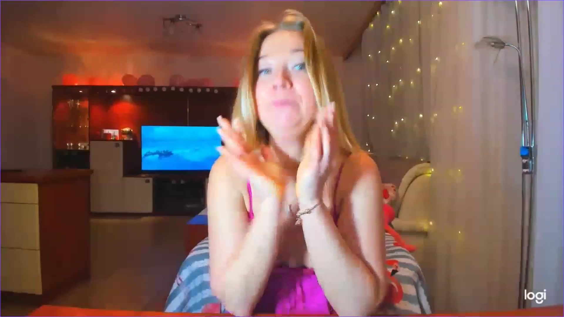 Gallery image thumbnail from FlamingoBday's myfreecams stream on, 02/23/2023, 22:53 image 16 of 20