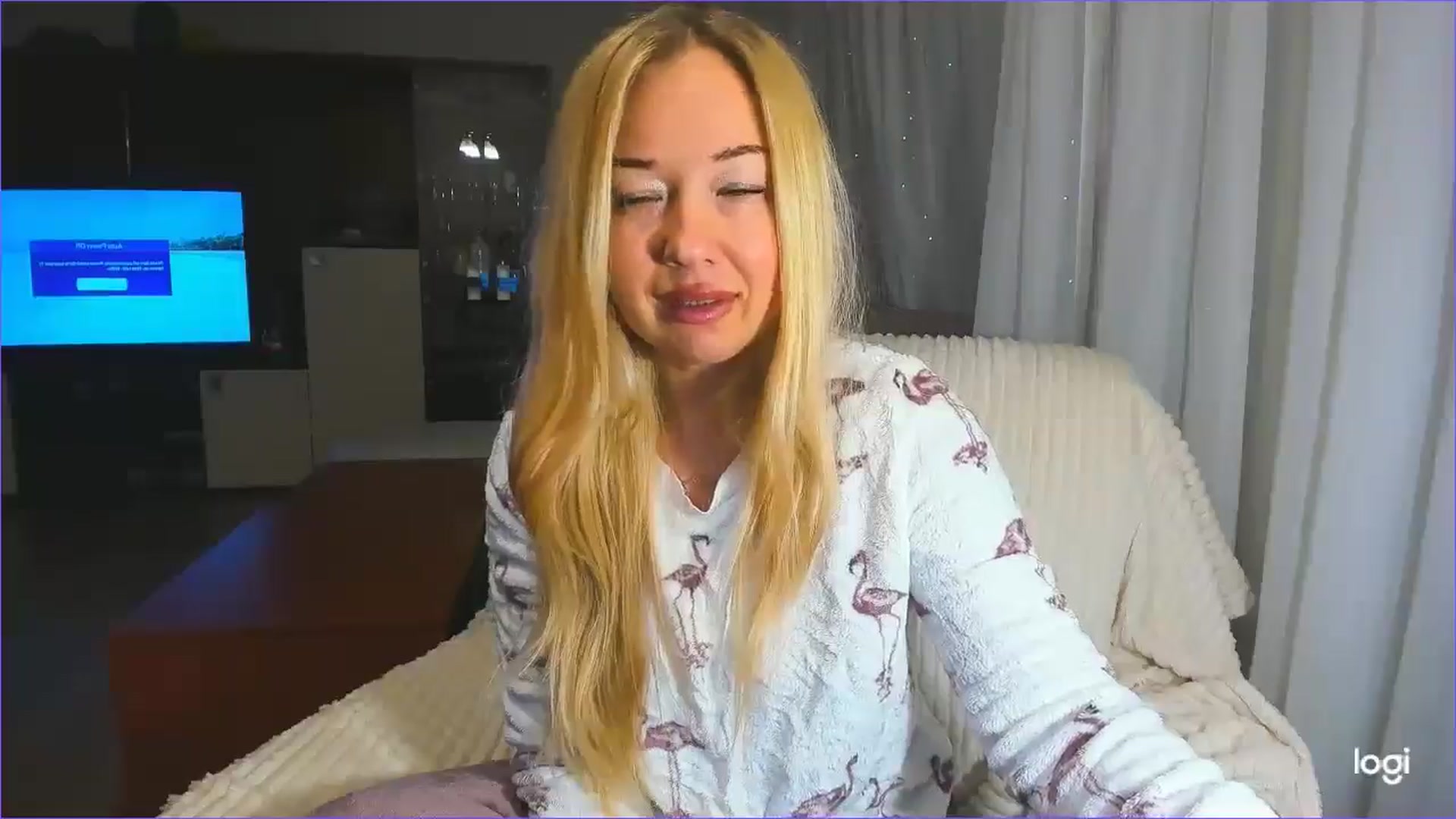 Gallery image thumbnail from FlamingoBday's myfreecams stream on, 02/04/2025, 01:45 image 6 of 20