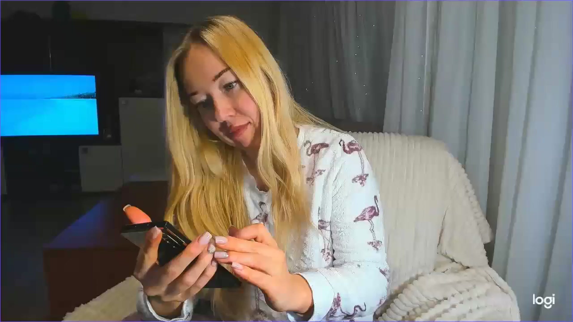 Gallery image thumbnail from FlamingoBday's myfreecams stream on, 02/04/2025, 01:45 image 3 of 20