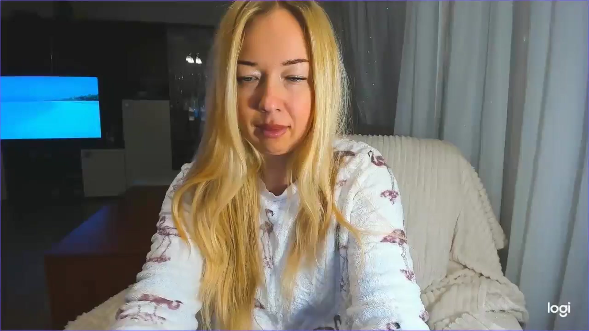 Gallery image thumbnail from FlamingoBday's myfreecams stream on, 02/04/2025, 01:45 image 1 of 20