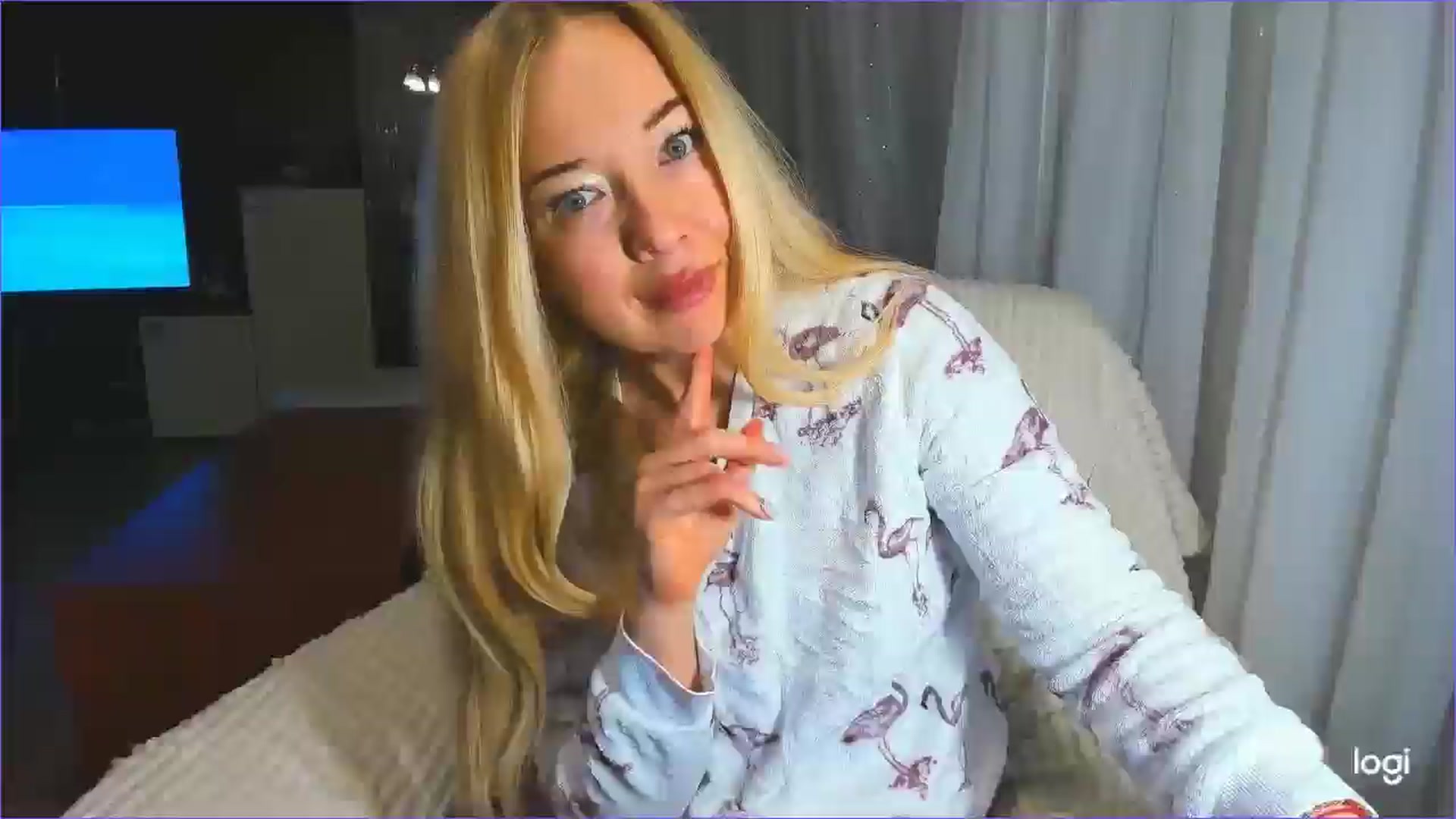 Gallery image thumbnail from FlamingoBday's myfreecams stream on, 02/04/2025, 01:45 image 16 of 20