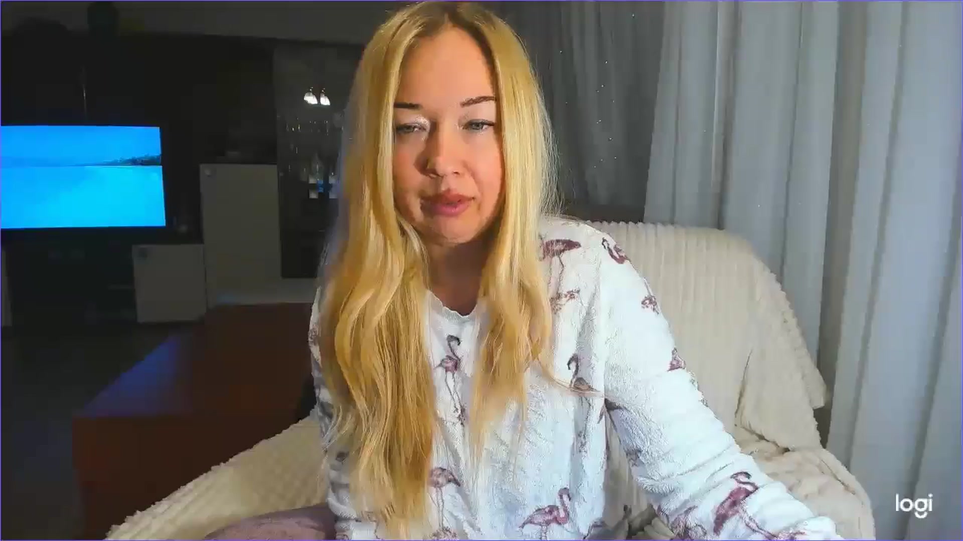 Gallery image thumbnail from FlamingoBday's myfreecams stream on, 02/04/2025, 01:45 image 2 of 20