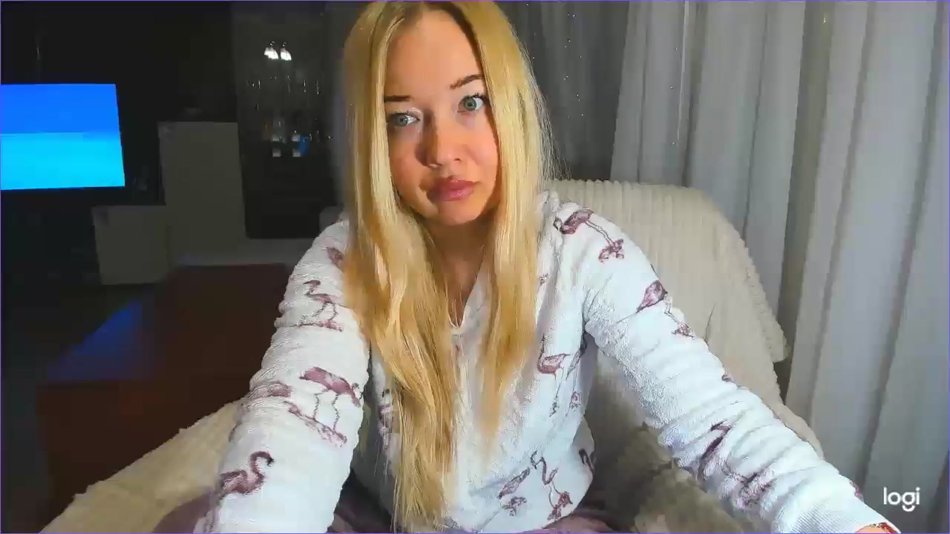 Gallery image thumbnail from FlamingoBday's myfreecams stream on, 02/04/2025, 01:45 image 13 of 20