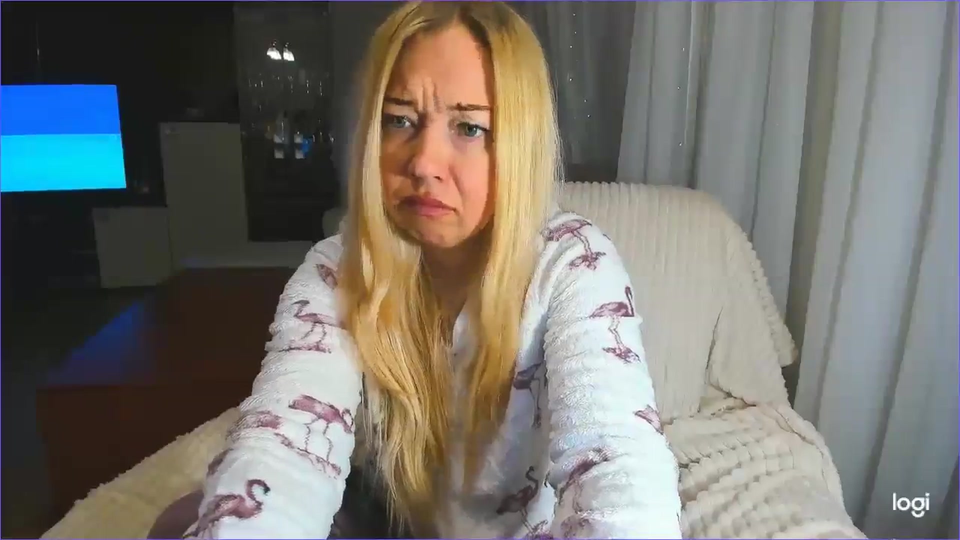 Gallery image thumbnail from FlamingoBday's myfreecams stream on, 02/04/2025, 01:45 image 12 of 20