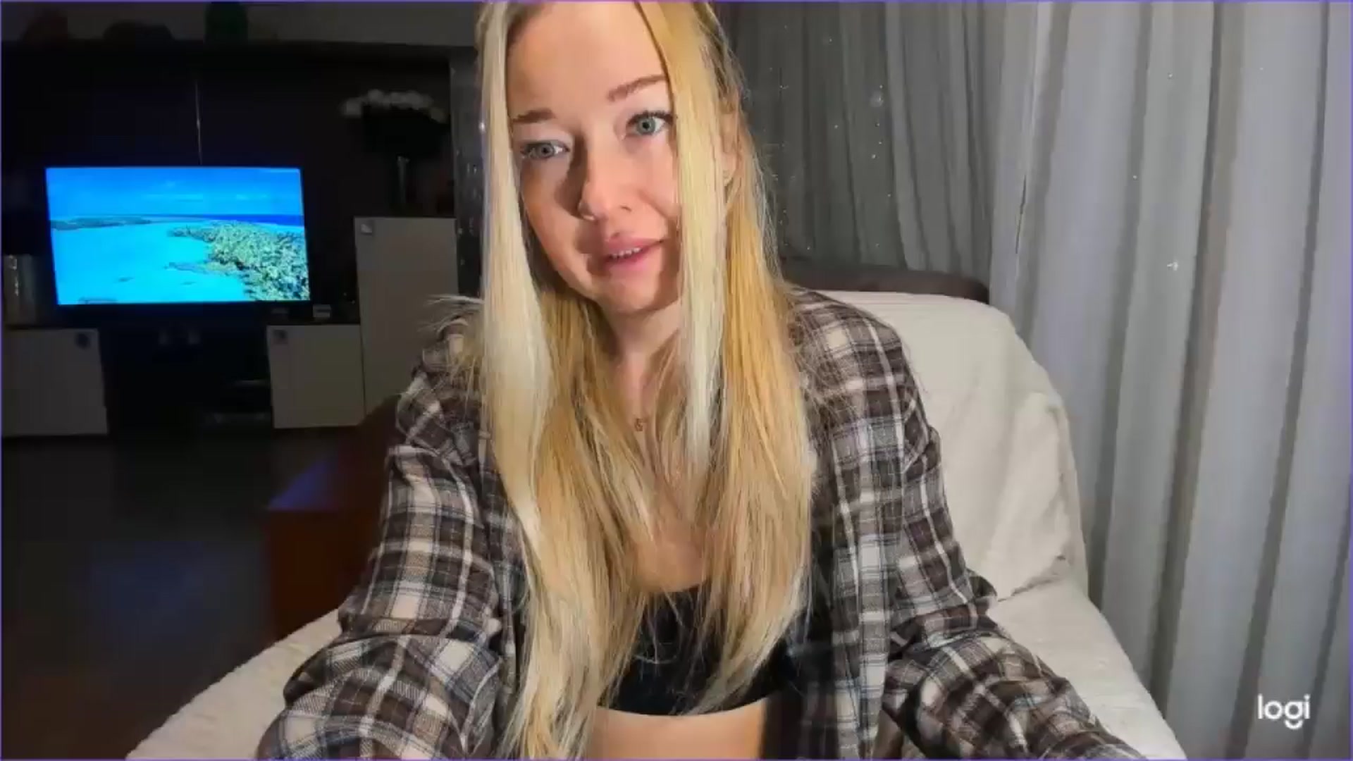Gallery image thumbnail from FlamingoBday's myfreecams stream on, 02/13/2025, 22:32 image 2 of 20