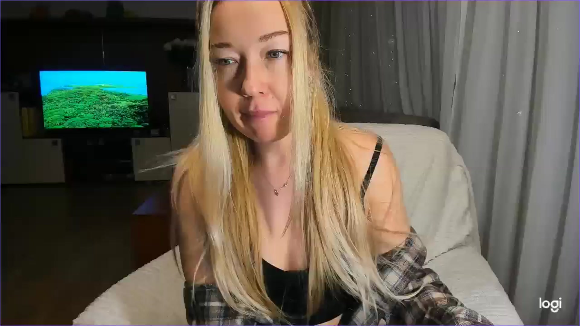 Gallery image thumbnail from FlamingoBday's myfreecams stream on, 02/13/2025, 22:32 image 12 of 20