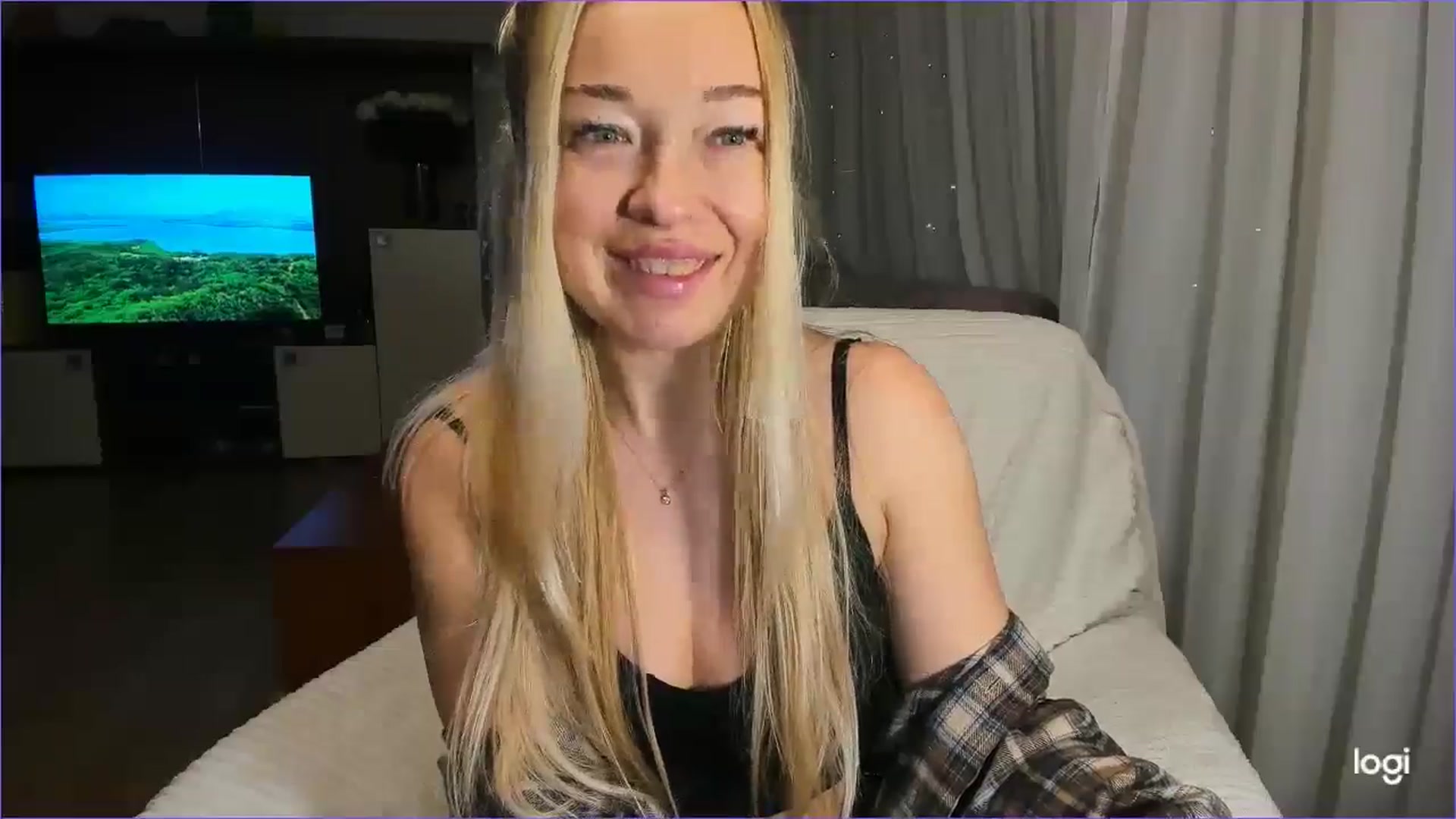 Gallery image thumbnail from FlamingoBday's myfreecams stream on, 02/13/2025, 22:32 image 13 of 20