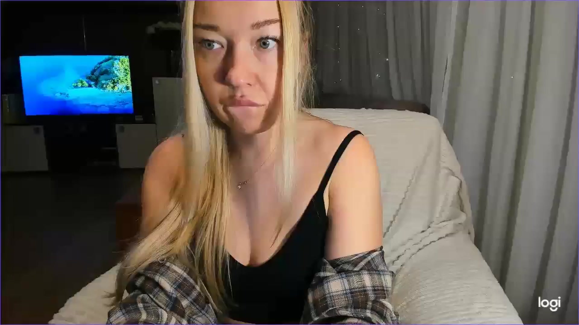 Gallery image thumbnail from FlamingoBday's myfreecams stream on, 02/13/2025, 23:03 image 9 of 20