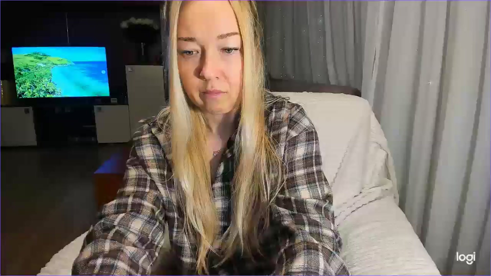 Gallery image thumbnail from FlamingoBday's myfreecams stream on, 02/13/2025, 23:03 image 15 of 20