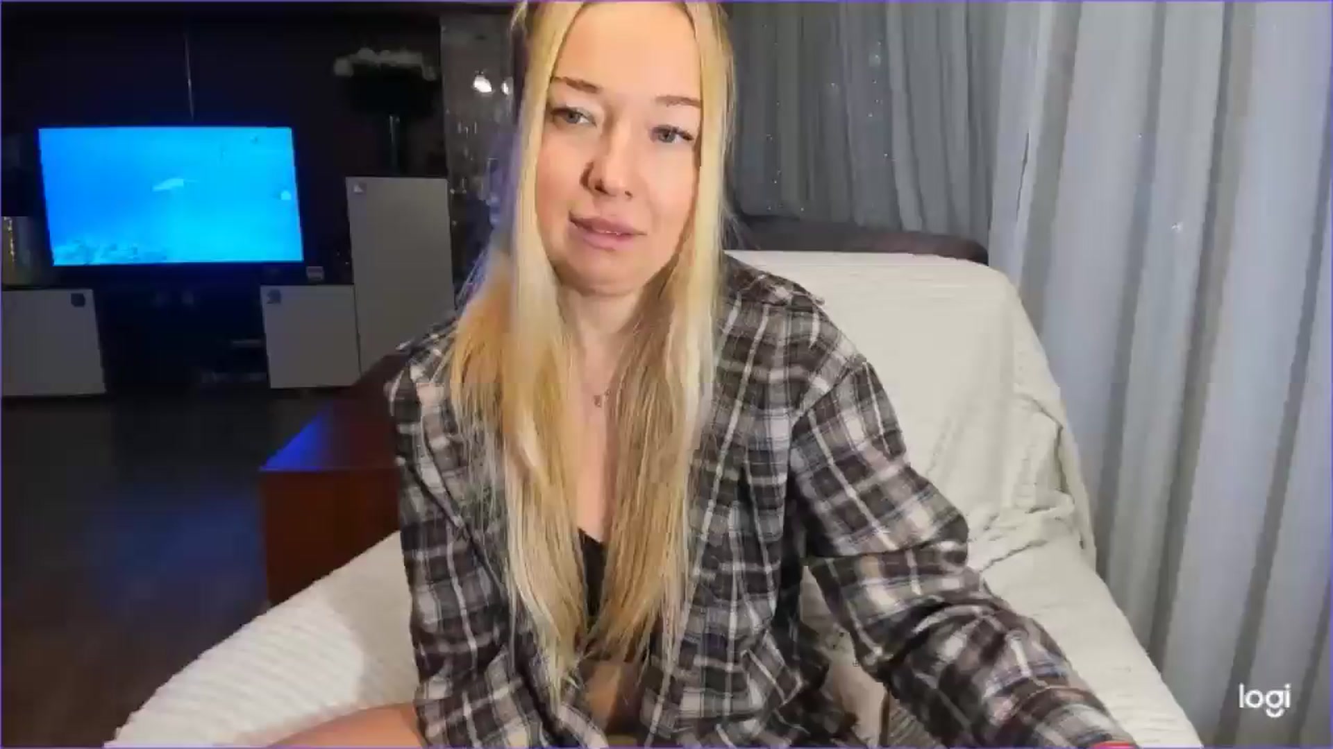 Gallery image thumbnail from FlamingoBday's myfreecams stream on, 02/14/2025, 24:00 image 15 of 20