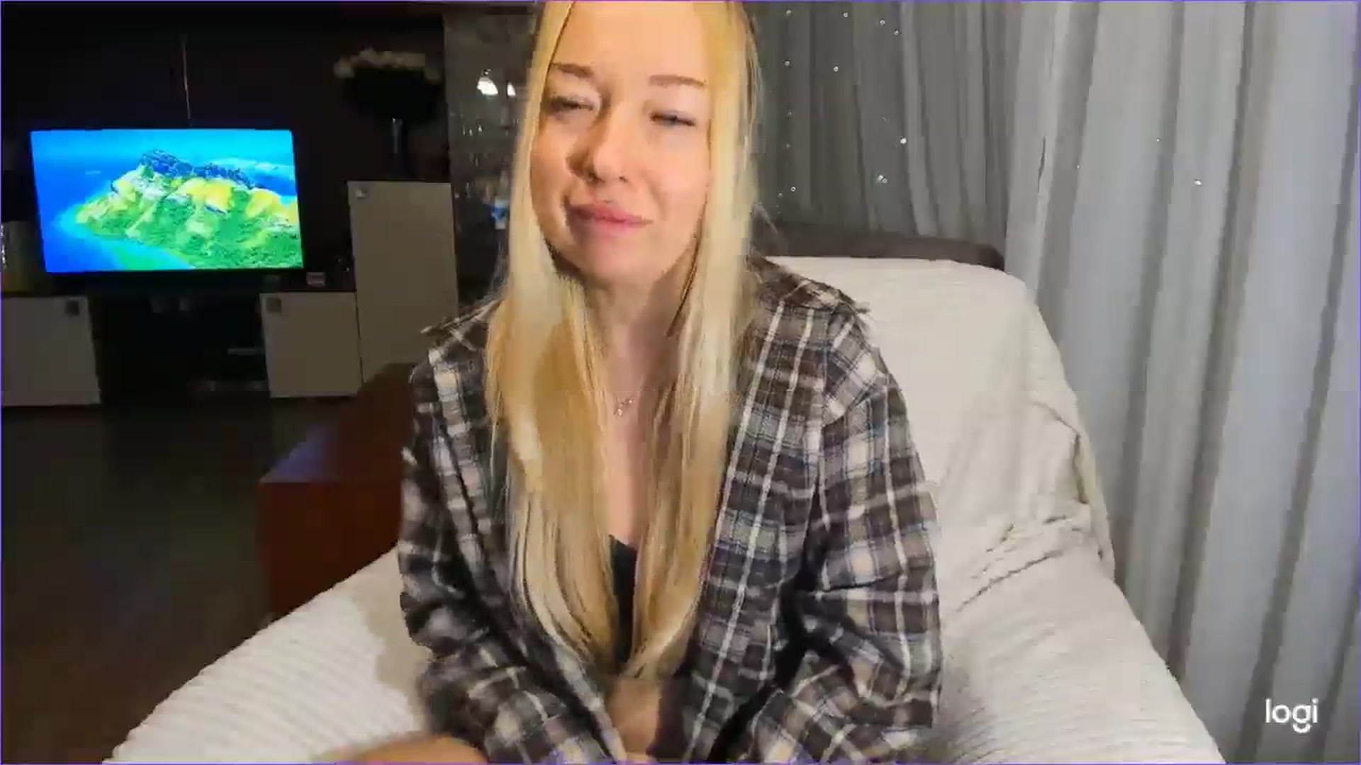 Gallery image thumbnail from FlamingoBday's myfreecams stream on, 02/14/2025, 24:00 image 20 of 20