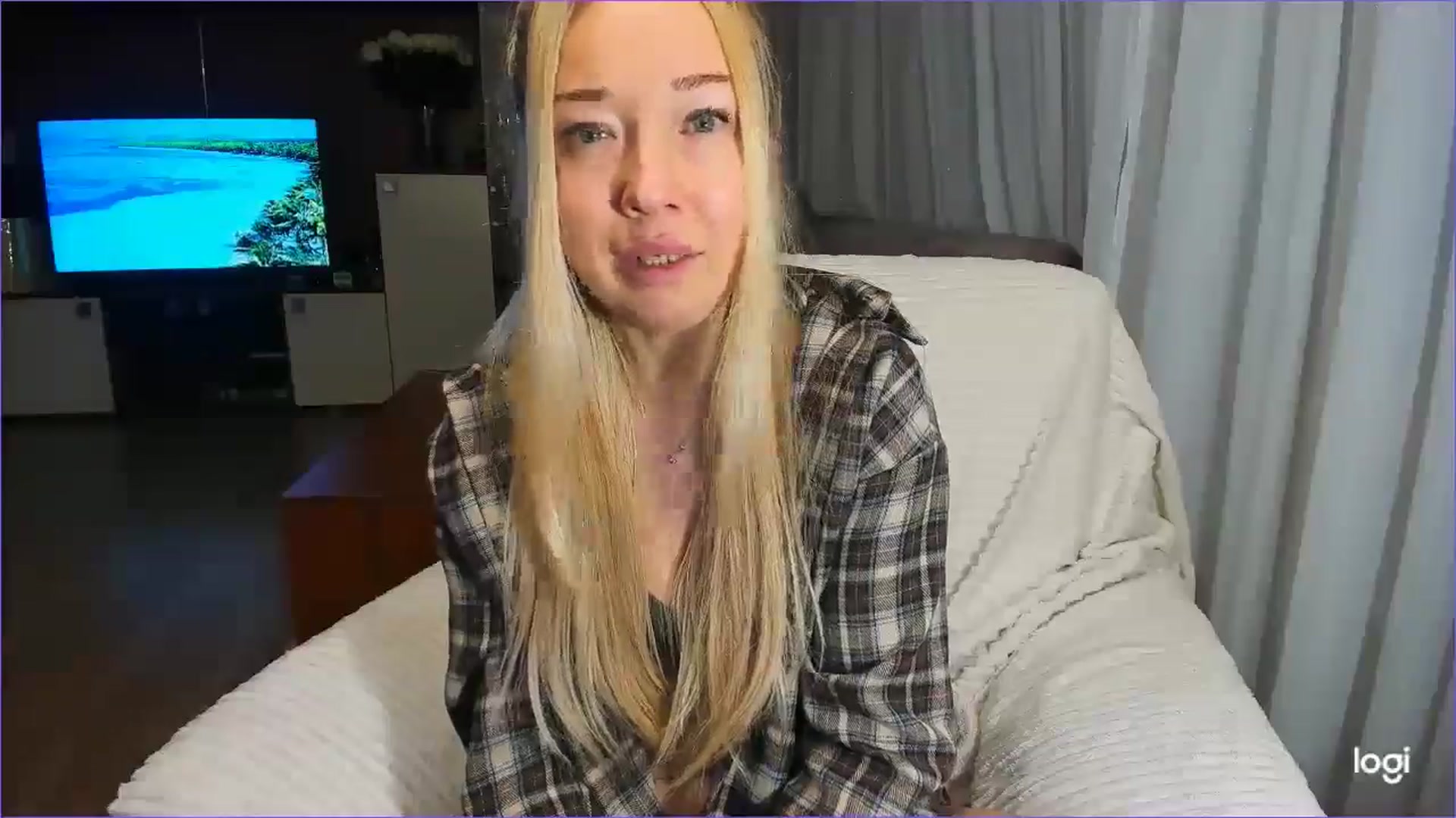 Gallery image thumbnail from FlamingoBday's myfreecams stream on, 02/14/2025, 24:00 image 8 of 20