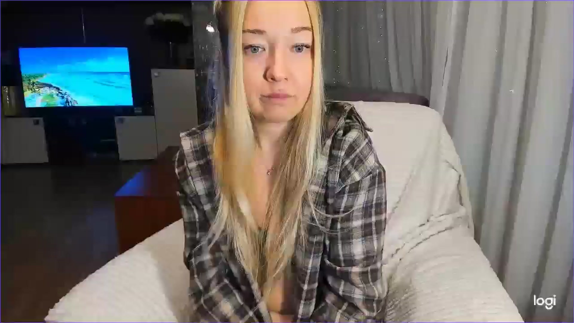 Gallery image thumbnail from FlamingoBday's myfreecams stream on, 02/14/2025, 24:00 image 1 of 20