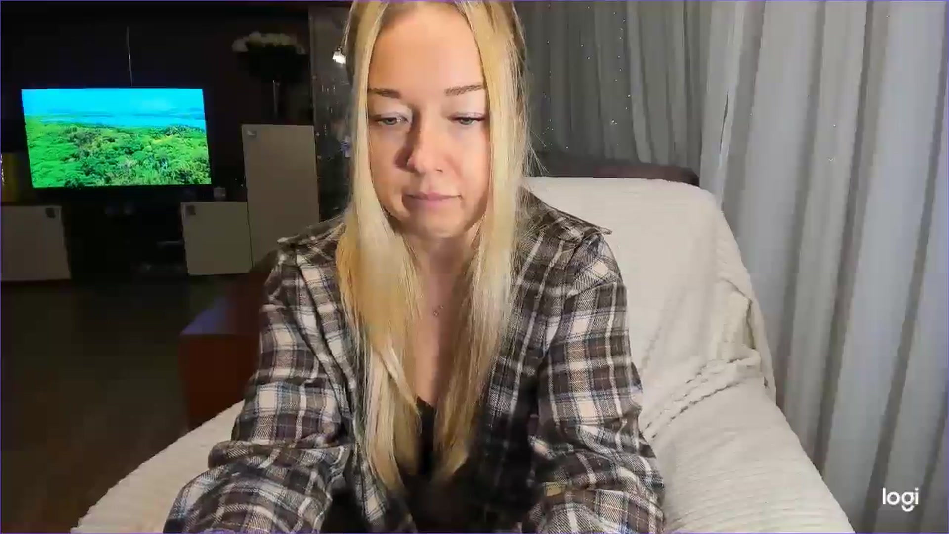 Gallery image thumbnail from FlamingoBday's myfreecams stream on, 02/14/2025, 24:00 image 19 of 20