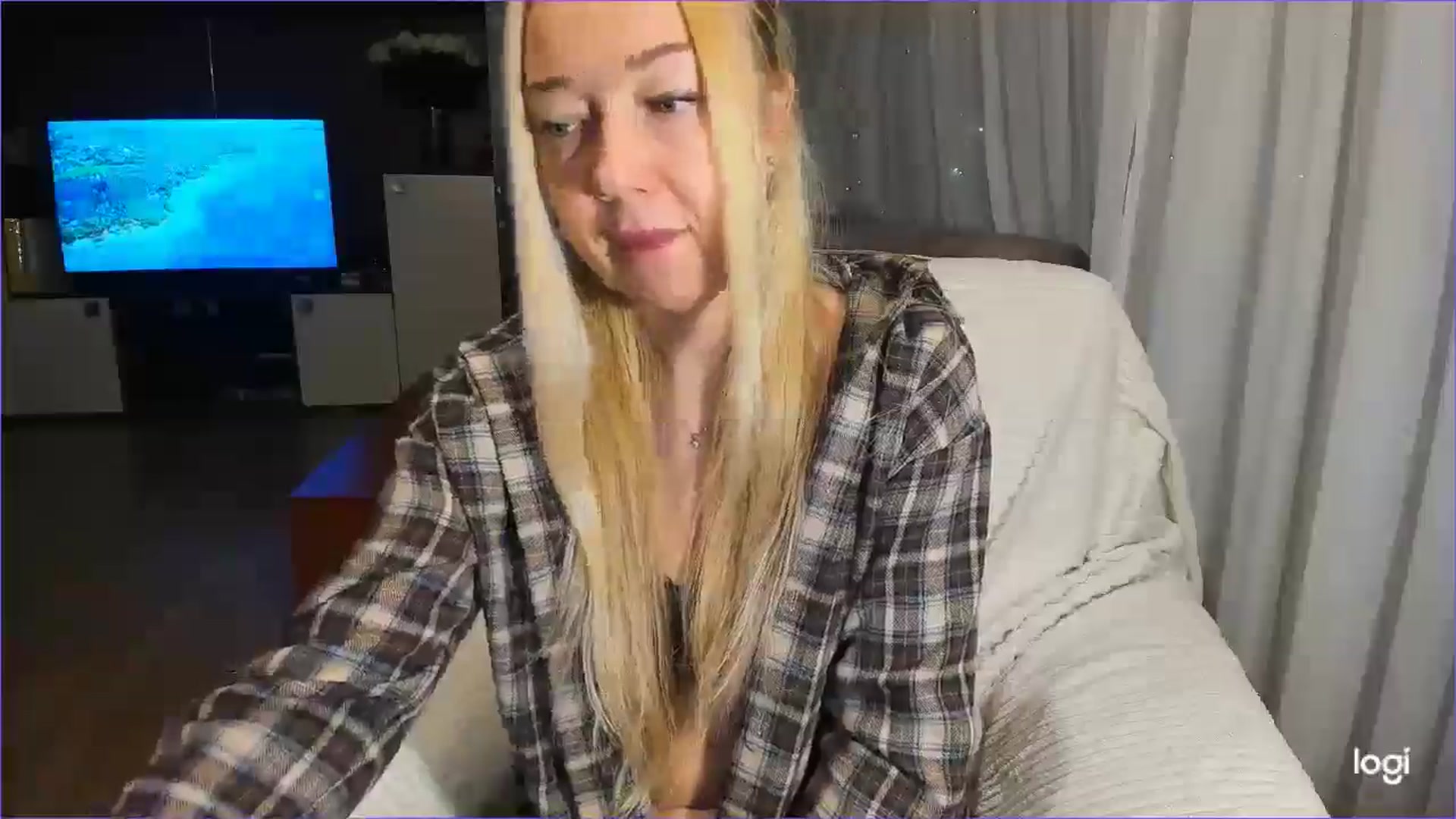 Gallery image thumbnail from FlamingoBday's myfreecams stream on, 02/14/2025, 24:00 image 2 of 20