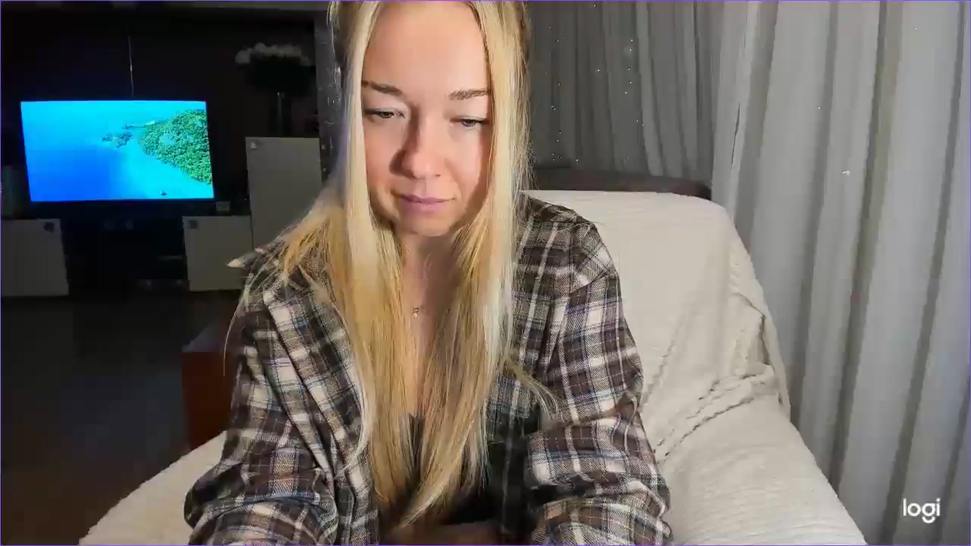 Gallery image thumbnail from FlamingoBday's myfreecams stream on, 02/14/2025, 01:24 image 1 of 20