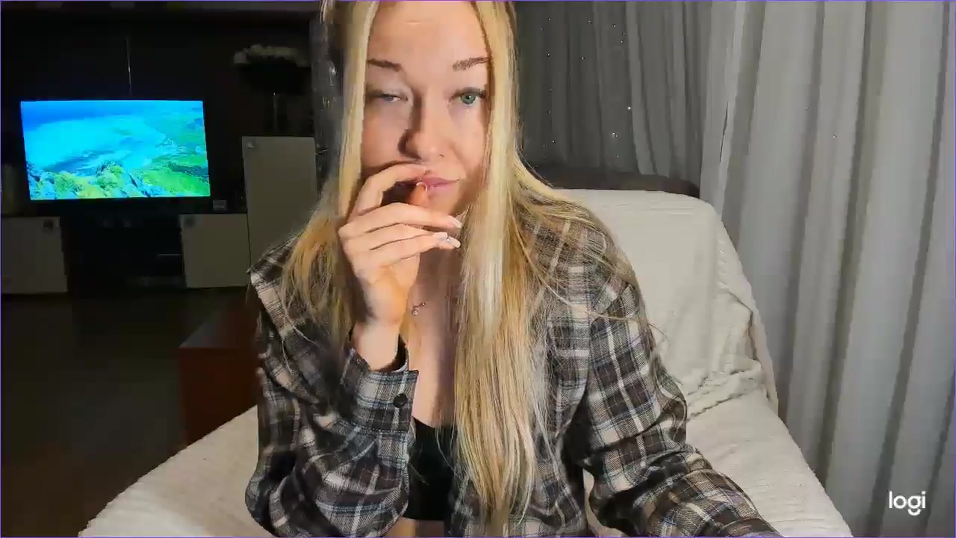 Gallery image thumbnail from FlamingoBday's myfreecams stream on, 02/14/2025, 01:24 image 4 of 20