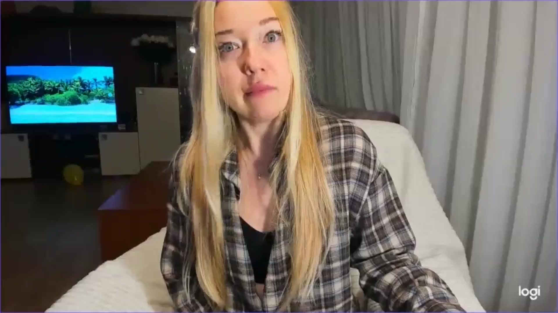 Gallery image thumbnail from FlamingoBday's myfreecams stream on, 02/14/2025, 02:30 image 6 of 20