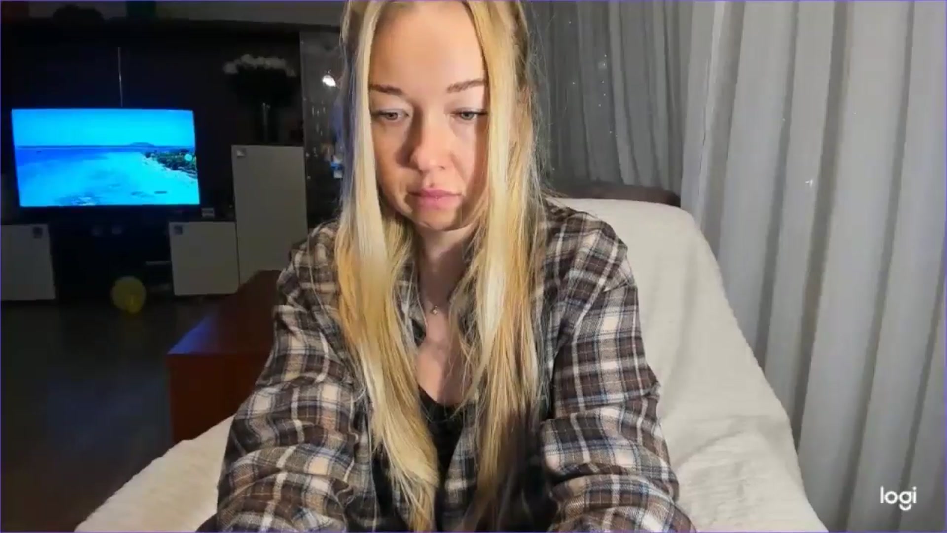 Gallery image thumbnail from FlamingoBday's myfreecams stream on, 02/14/2025, 02:30 image 3 of 20