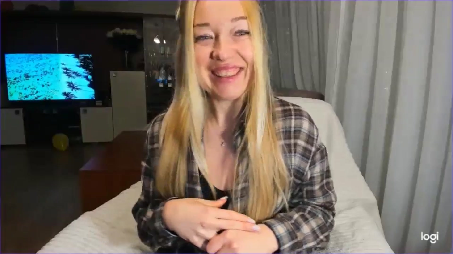 Gallery image thumbnail from FlamingoBday's myfreecams stream on, 02/14/2025, 02:30 image 8 of 20