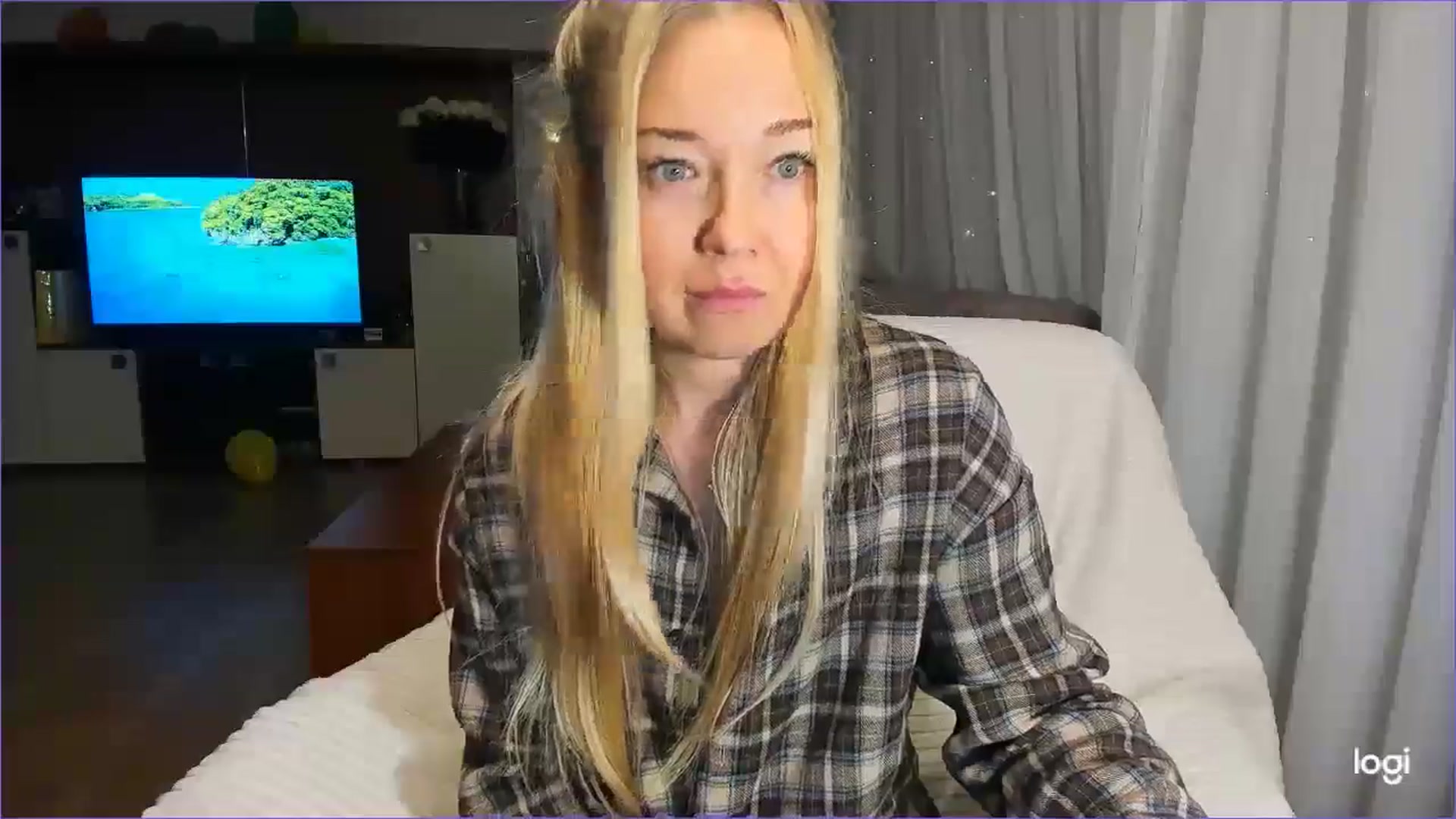 Gallery image thumbnail from FlamingoBday's myfreecams stream on, 02/14/2025, 02:30 image 14 of 20